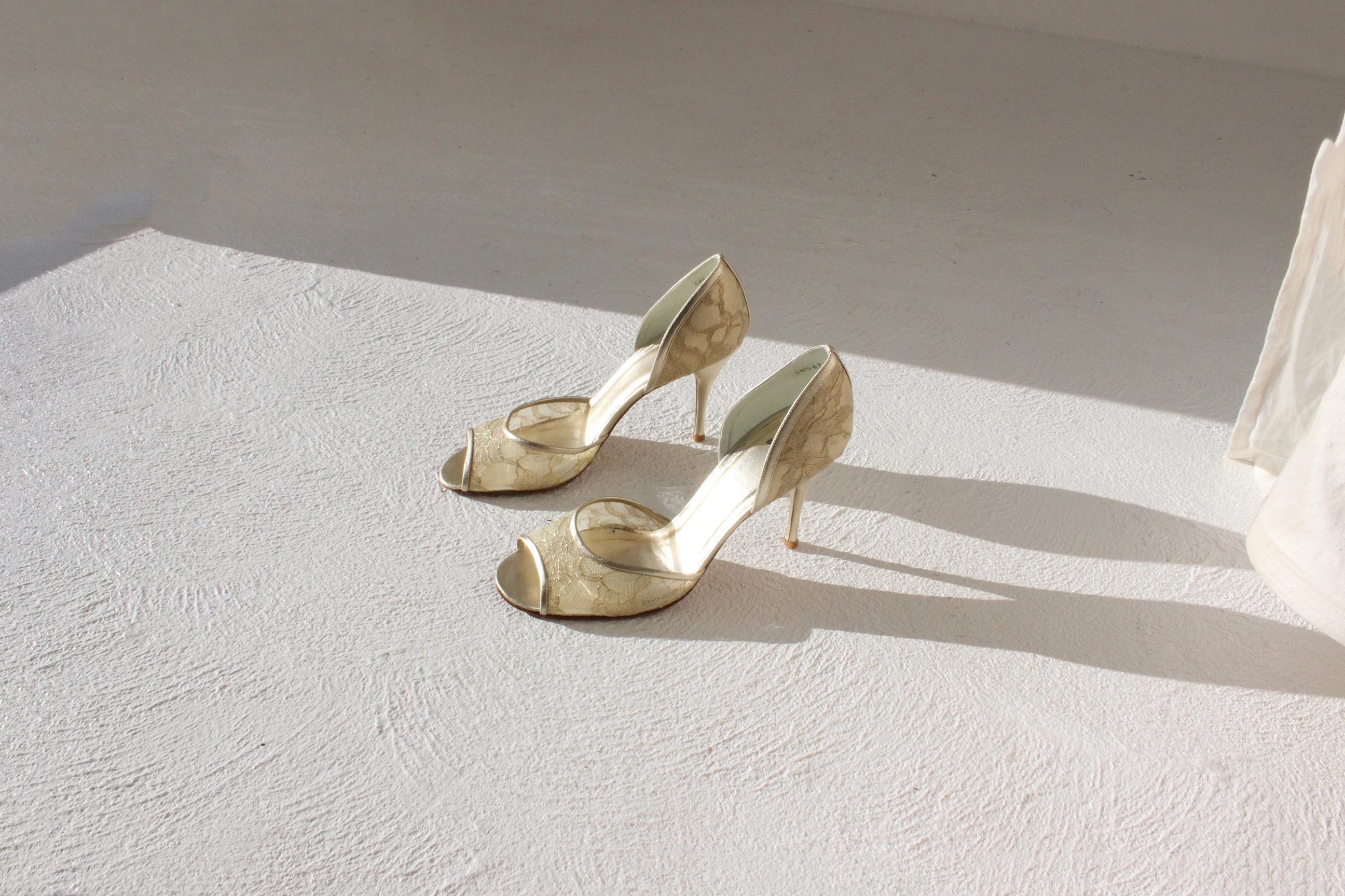 2000s Stuart Weitzman Gold Lace Peep Toe Heels - Euro 40