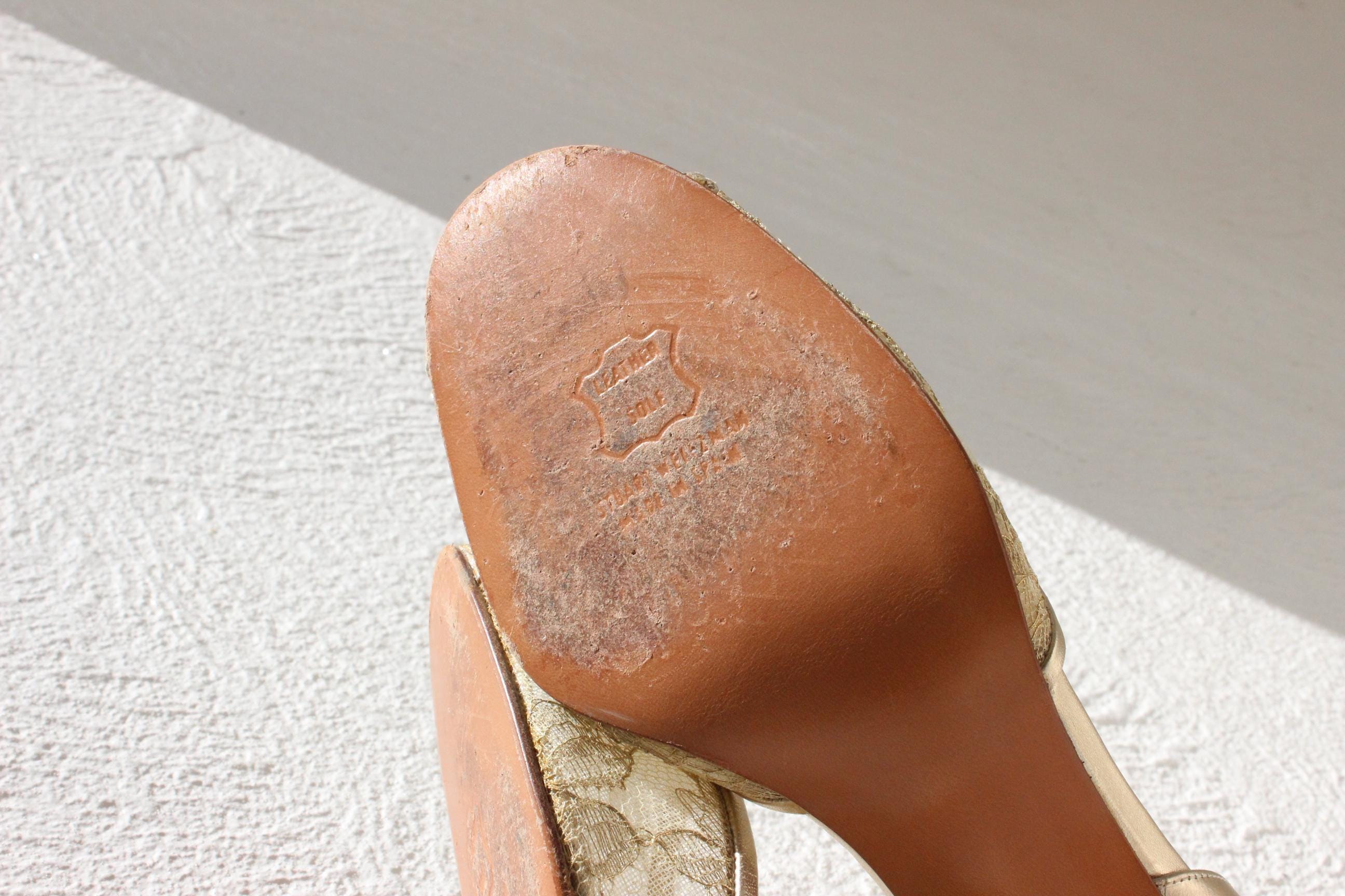 2000s Stuart Weitzman Gold Lace Peep Toe Heels - Euro 40