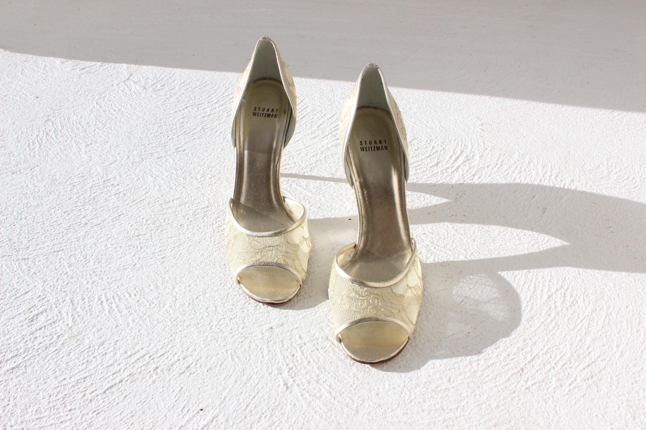 2000s Stuart Weitzman Gold Lace Peep Toe Heels - Euro 40
