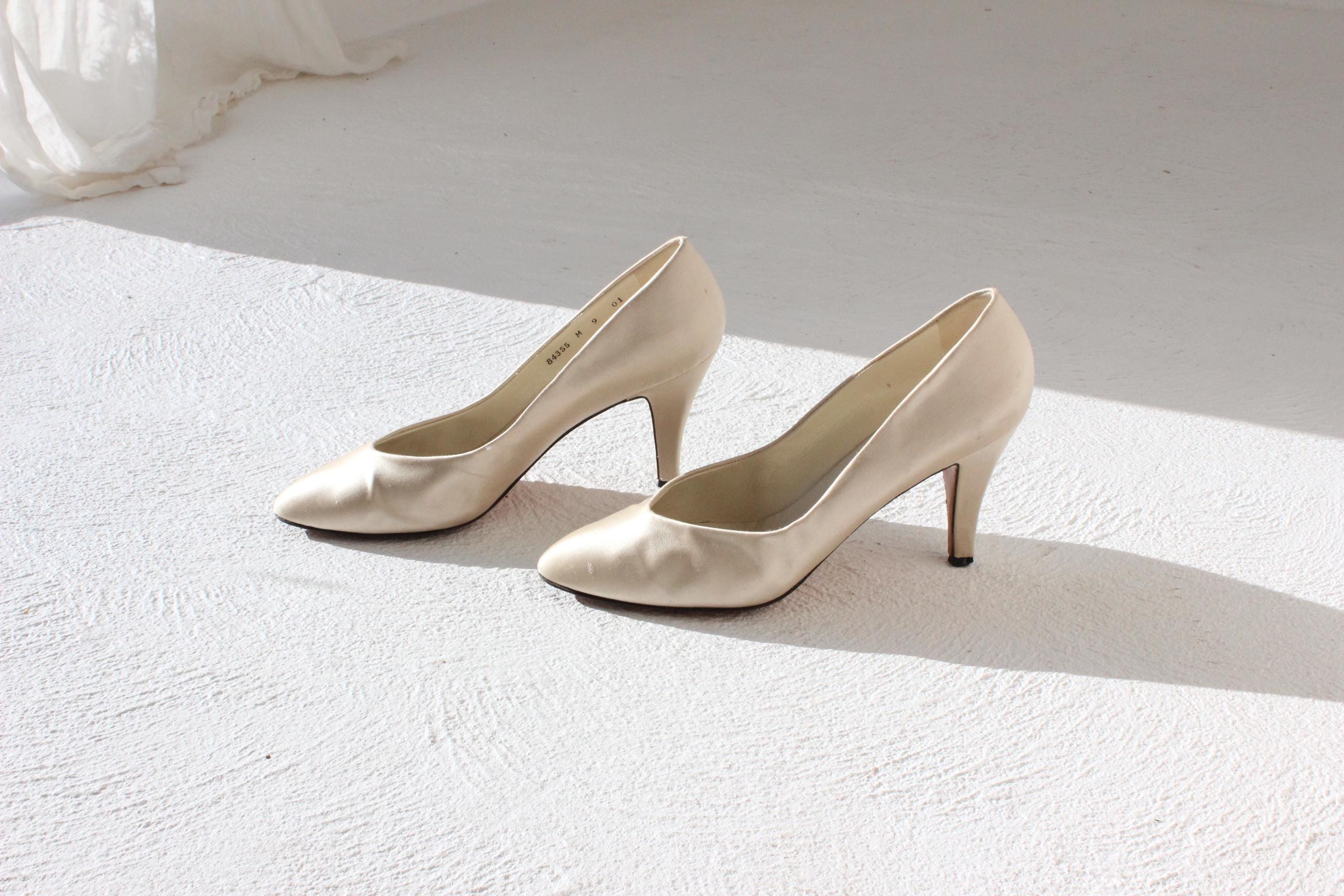 80s Yves Saint Laurent Cream Satin Bridal Pumps - Euro 39
