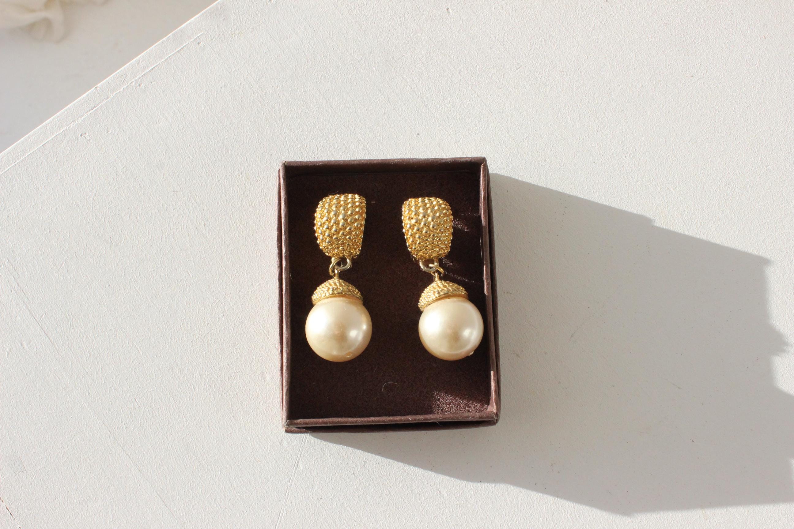 80s Baroque Gold & Pearl Clip On Droplet Earrings