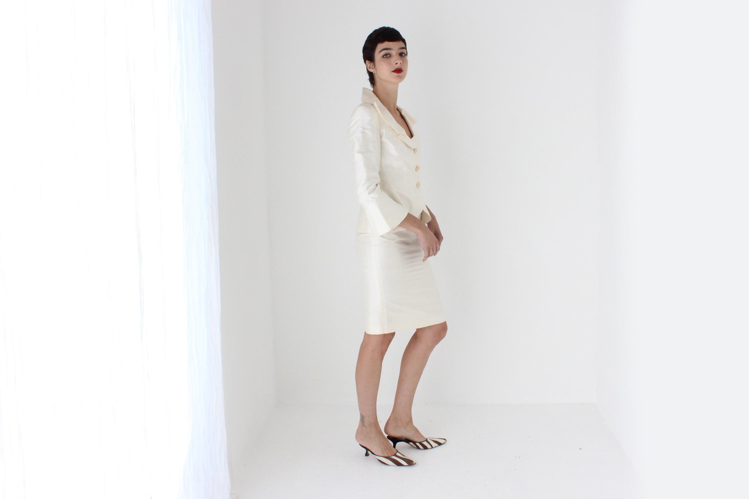 2000s Armani Collezioni Ivory Raw Silk Two Piece Ruffle Collar Skirt Suit