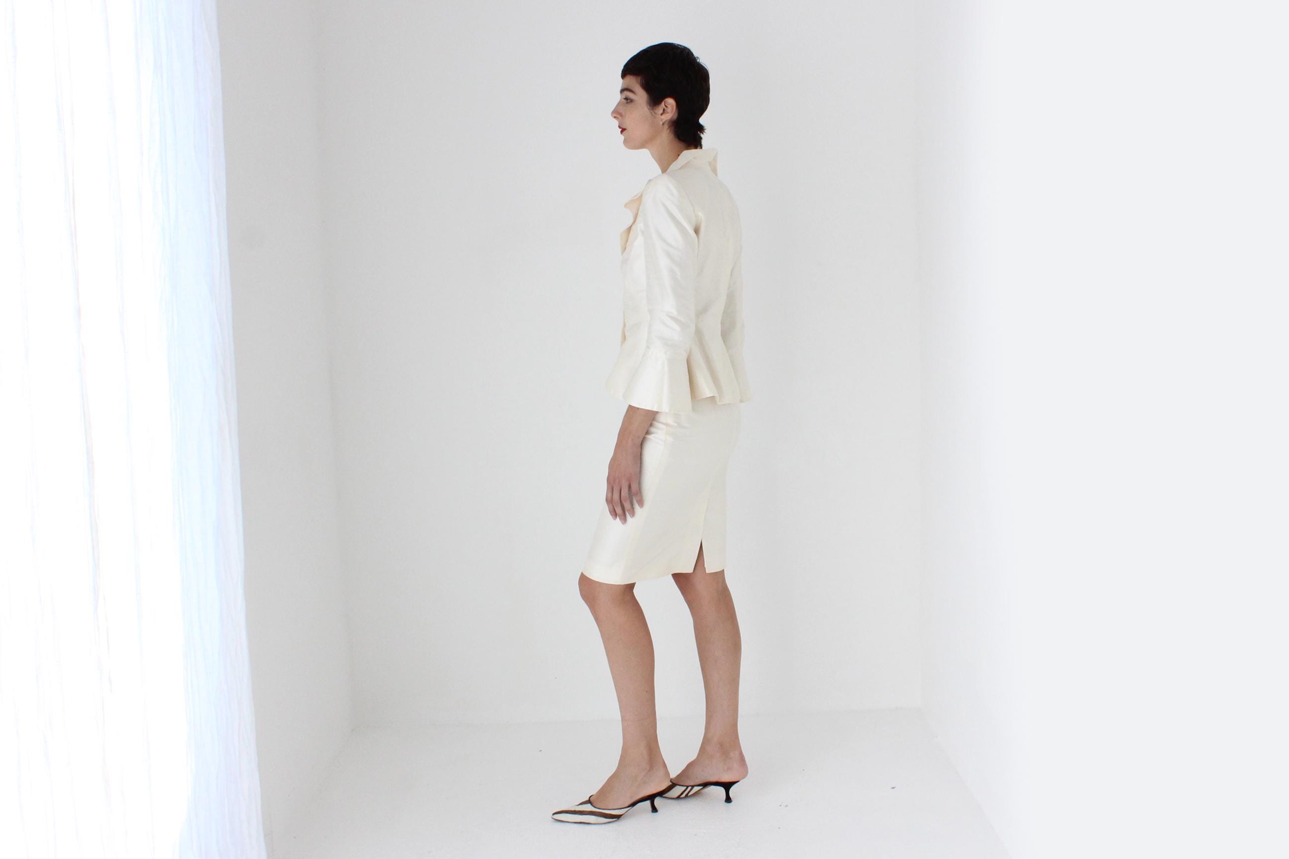 2000s Armani Collezioni Ivory Raw Silk Two Piece Ruffle Collar Skirt Suit