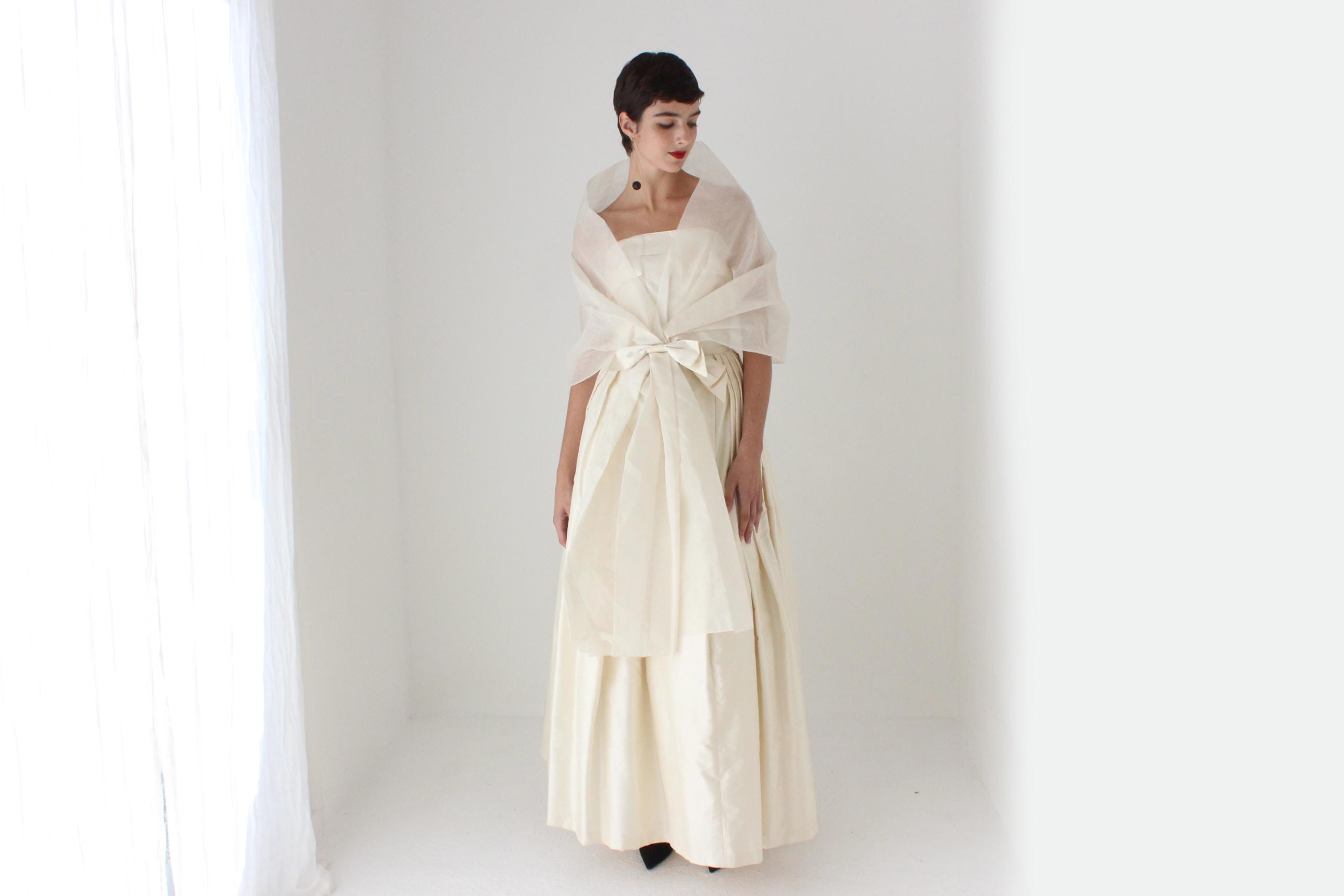 Sublime 90s Silk Taffeta Strapless Bridal Gown w/ Organza Shawl