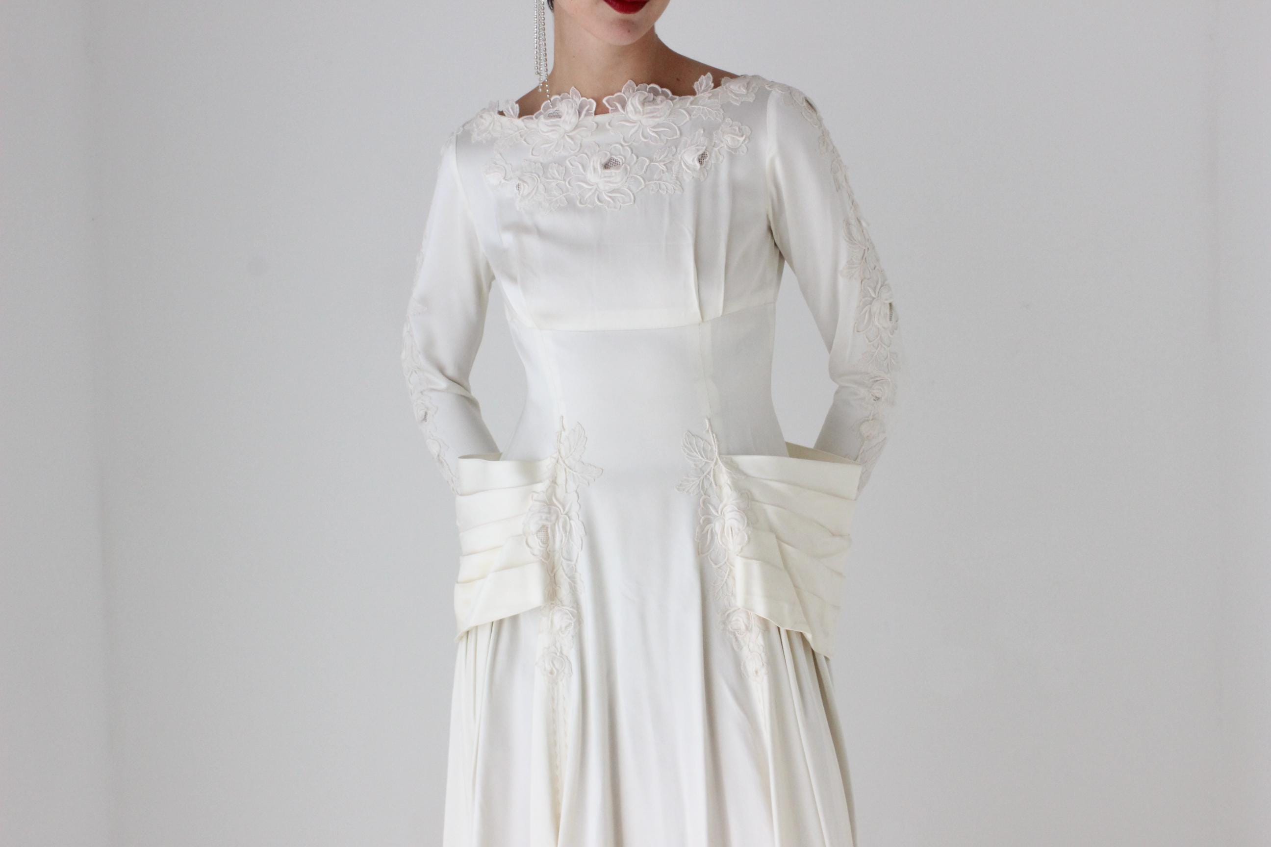 Antique 1940s Bateau Neck Wedding Dress with Floral Lace