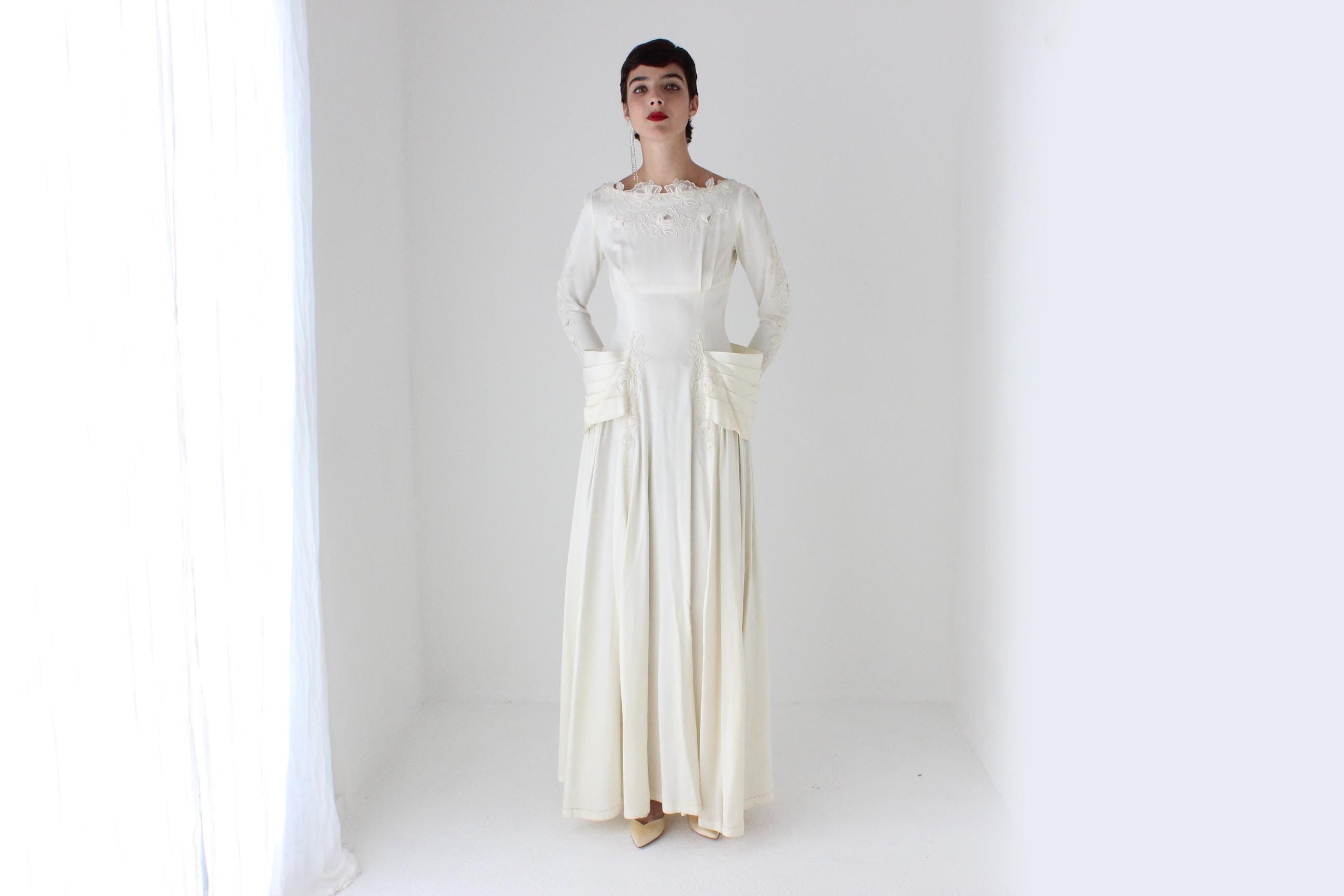 Antique 1940s Bateau Neck Wedding Dress with Floral Lace