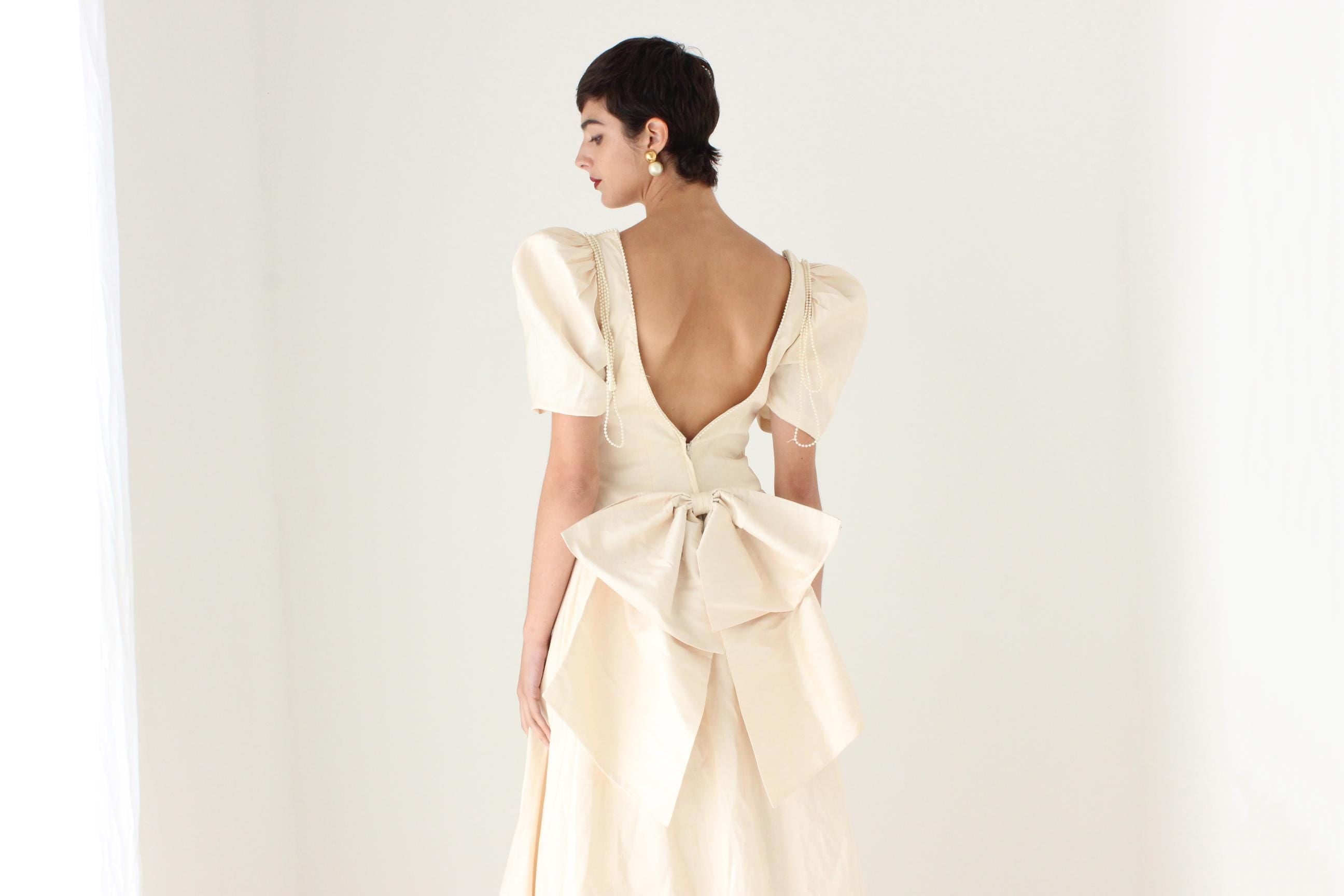 80s Mariana Hardwick Pure Silk Basque Waist Sweetheart Puff Sleeve Wedding Gown