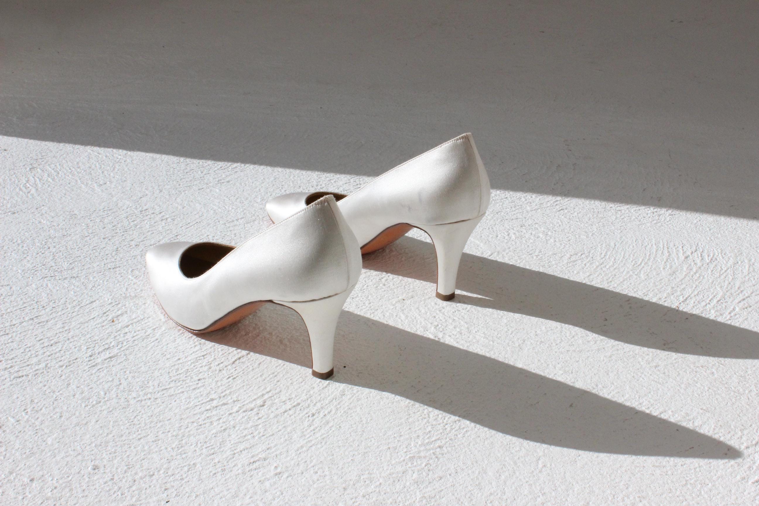 90s Bruno Magli Ivory Satin Bridal Pumps - Euro 38