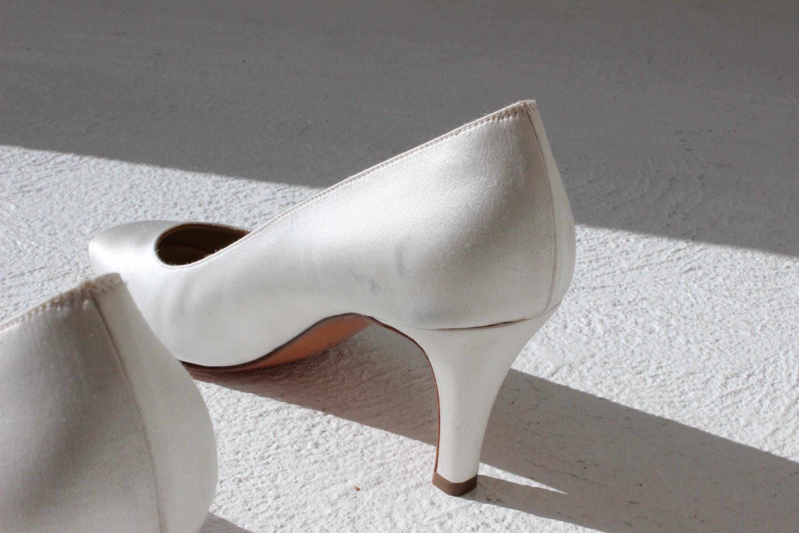 90s Bruno Magli Ivory Satin Bridal Pumps - Euro 38