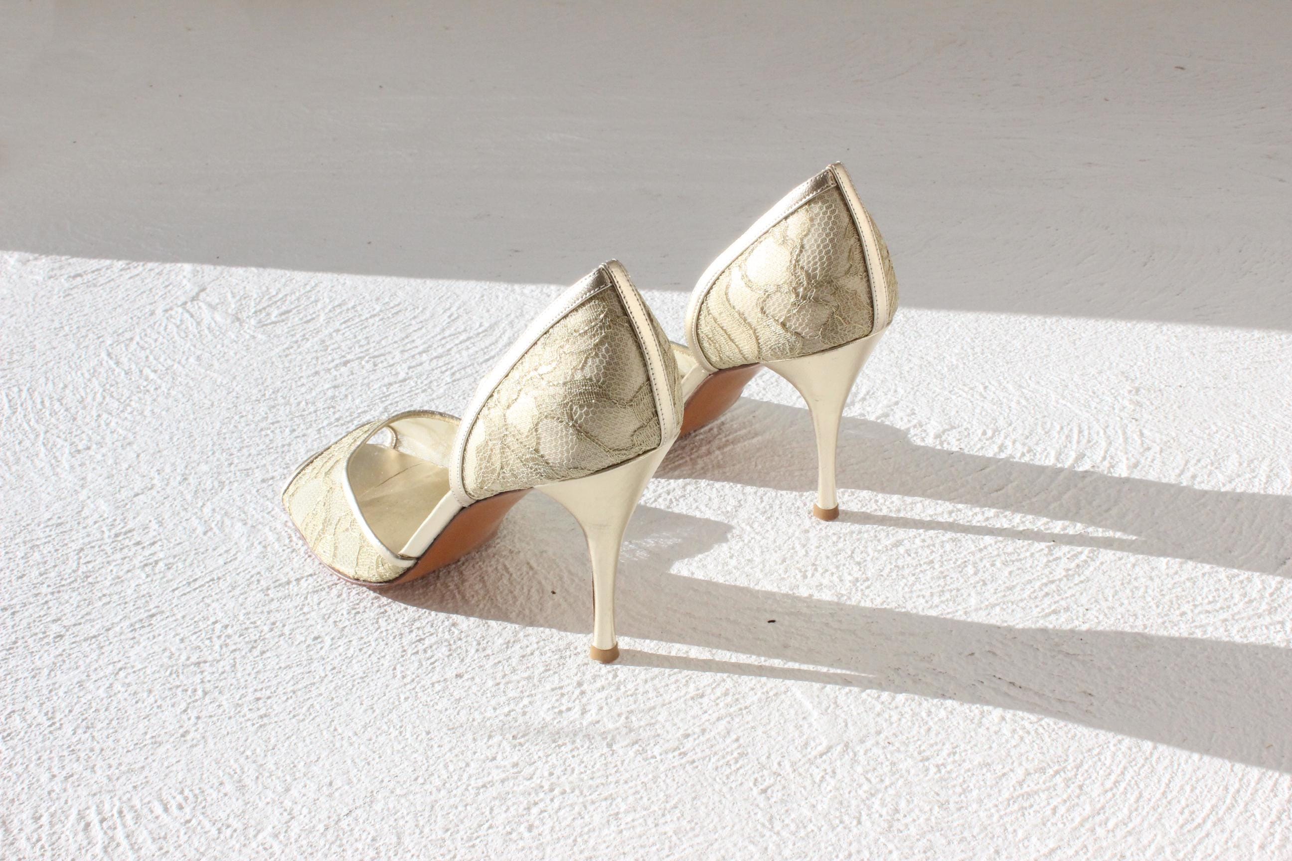 2000s Stuart Weitzman Gold Lace Peep Toe Heels - Euro 40