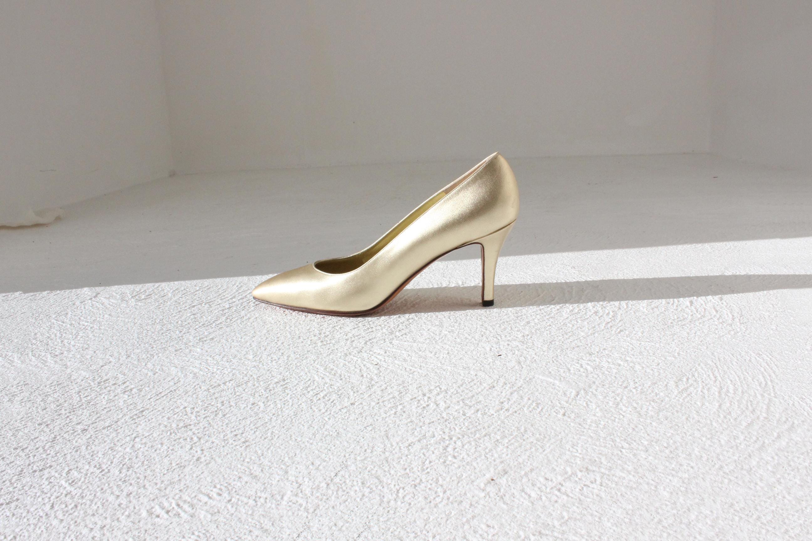 90s Bruno Magli Gold Leather Pumps - Euro 38