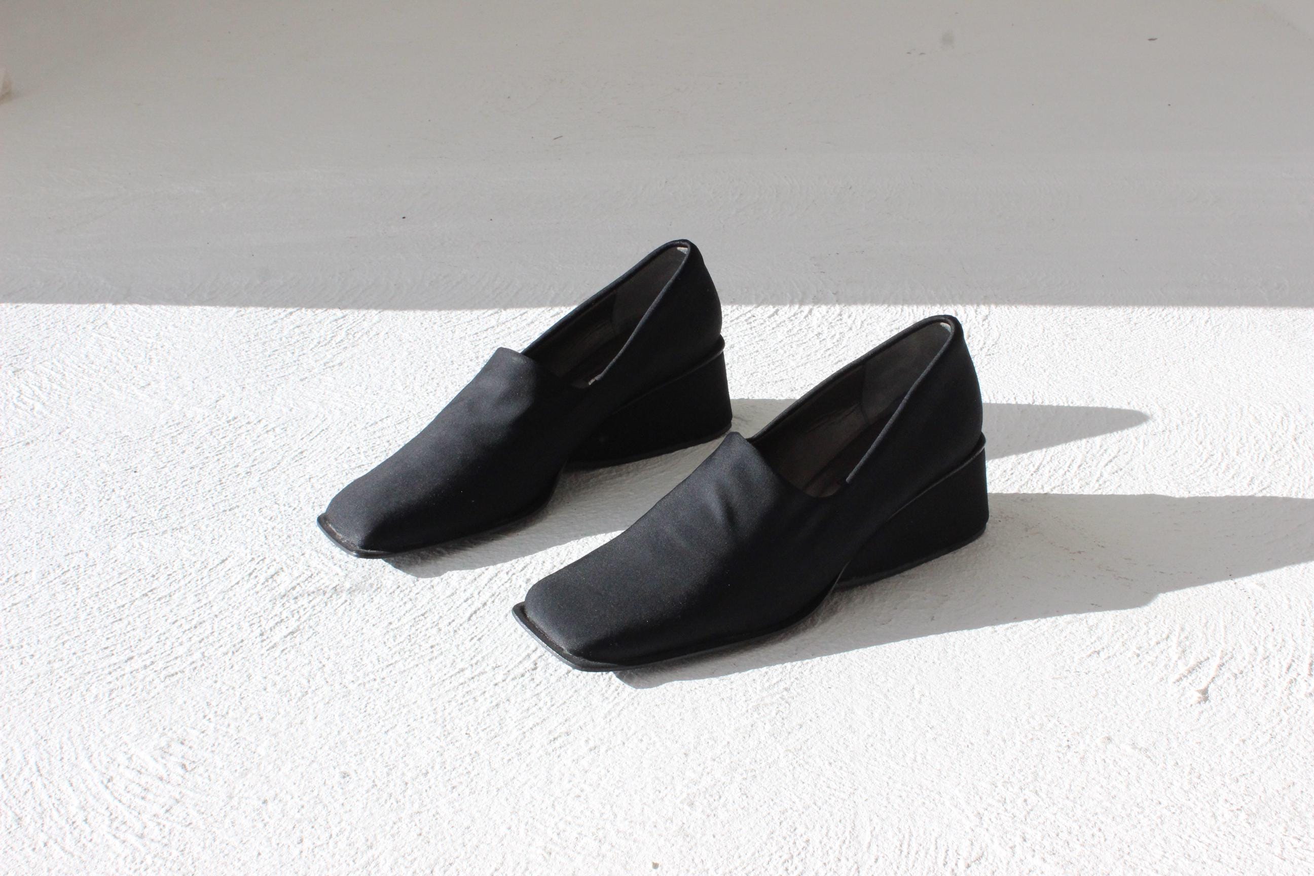 FUTURISM 90s Shimmer Stretch Square Toe Wedge Loafers ~ Euro 40