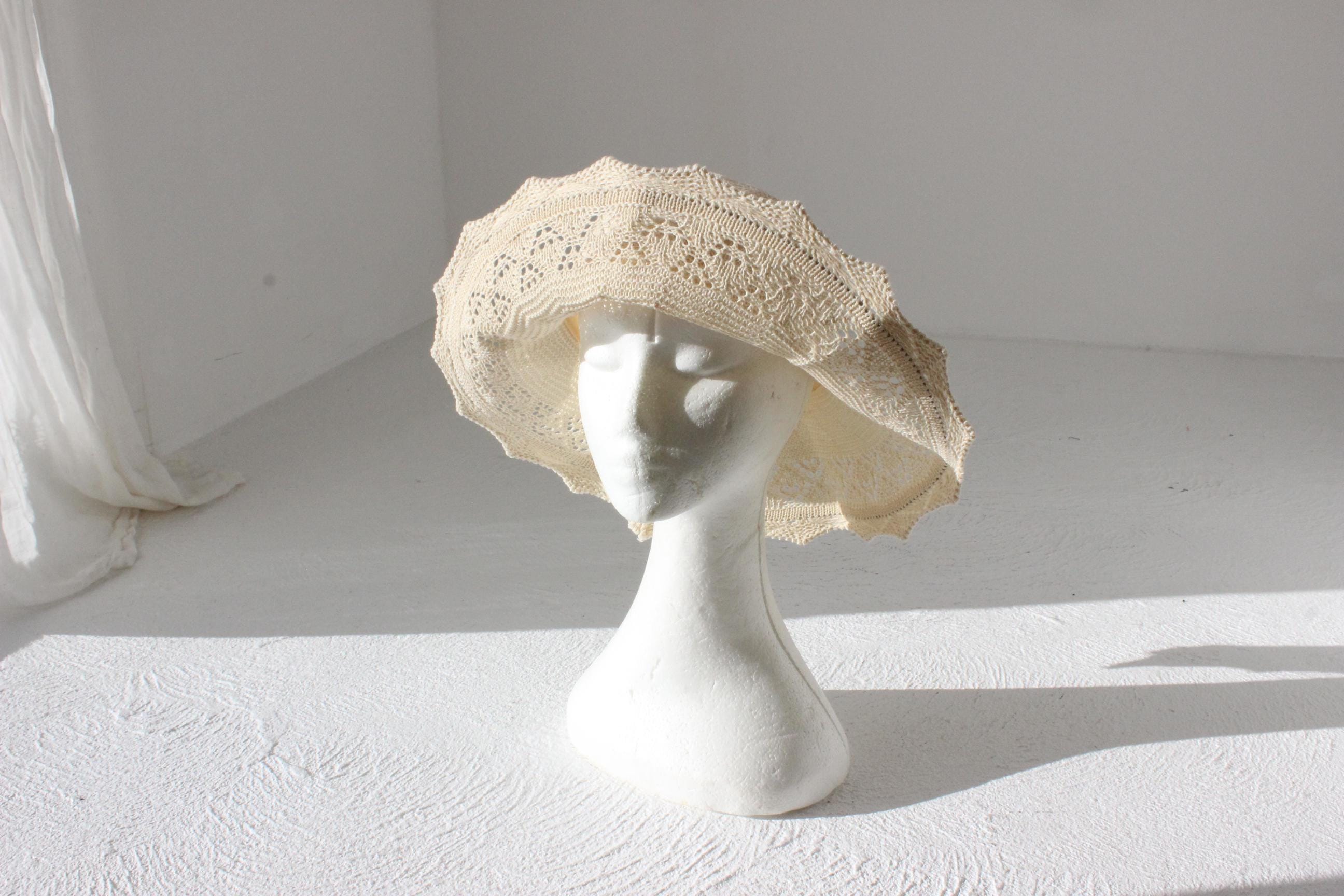 FUTURISM 90s Crochet Hat