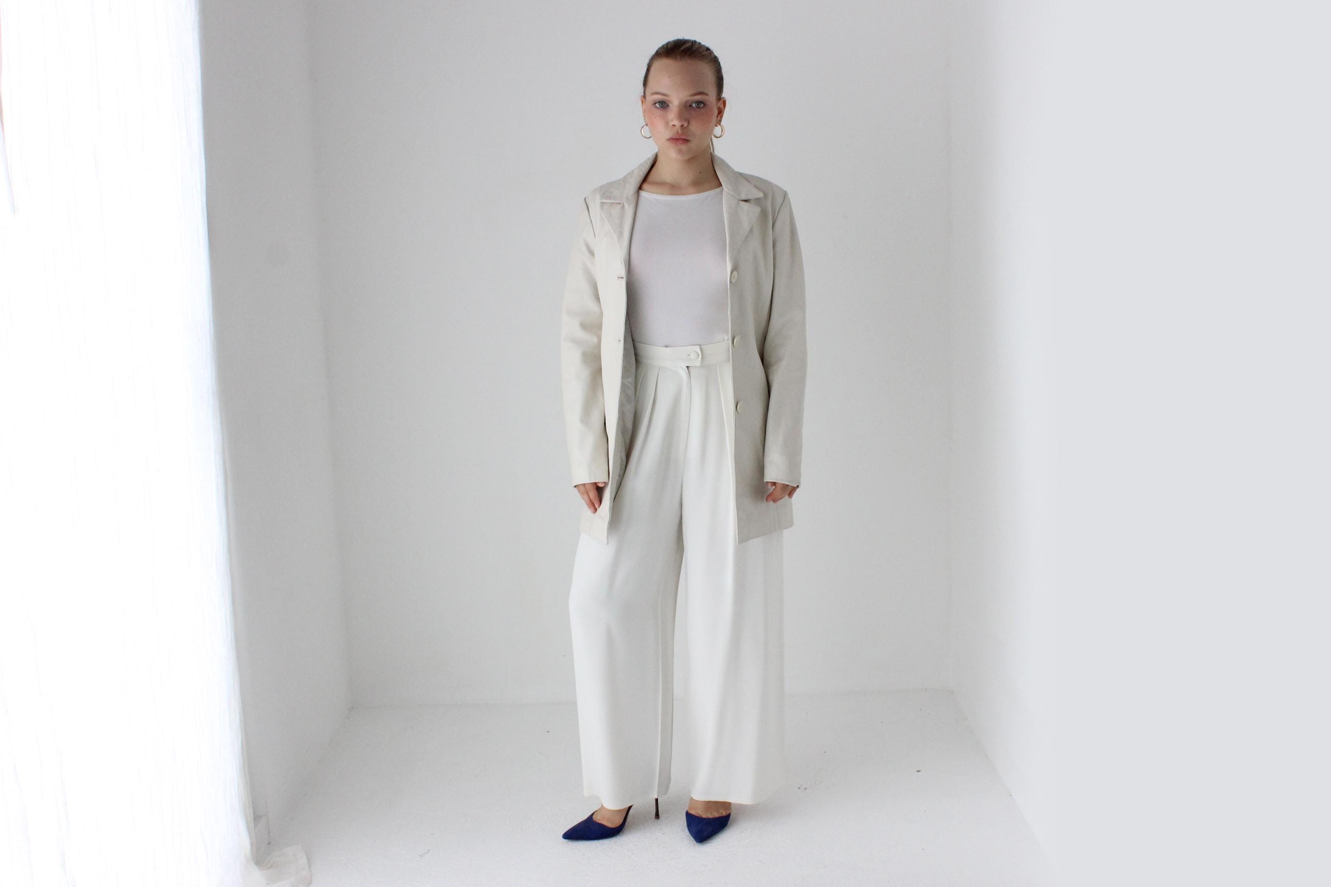 Minimal 90s White Leather Coat by Siricco