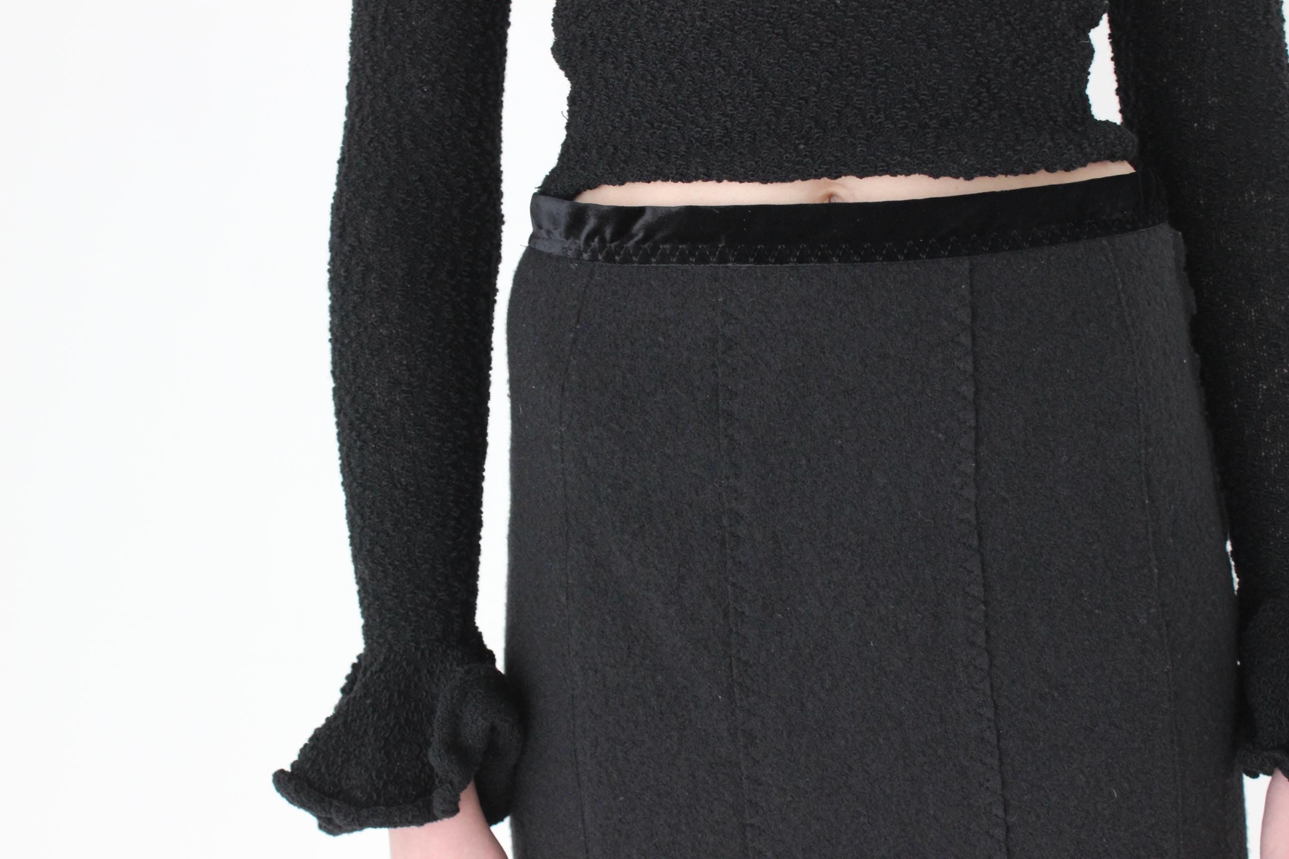 FRENCH COLLECTION 70s Stretch Boucle Knit Top w/ Ruffle Wrists