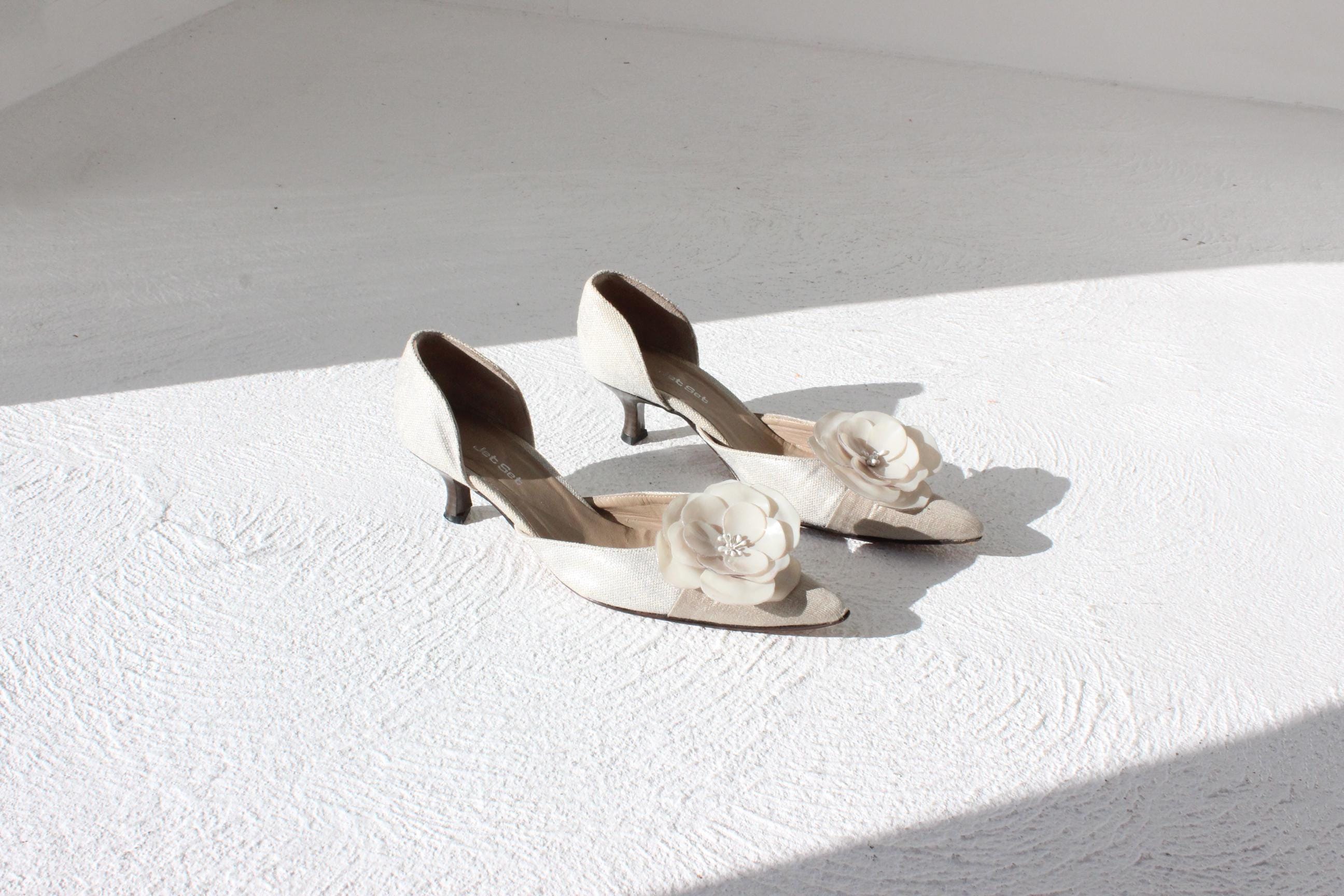 FRENCH COLLECTION Y2K Pointed Toe Kitten Heels w/ Large Flower ~ Euro 38