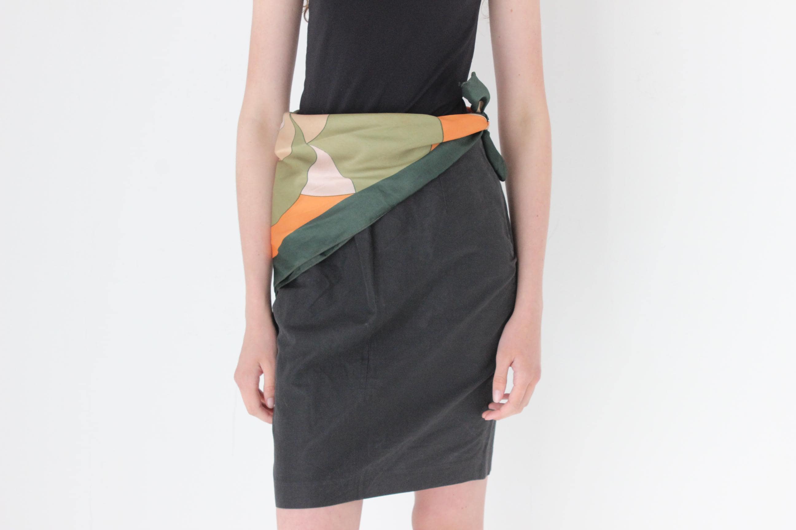 FRENCH COLLECTION 80s Modernist Silk Scarf