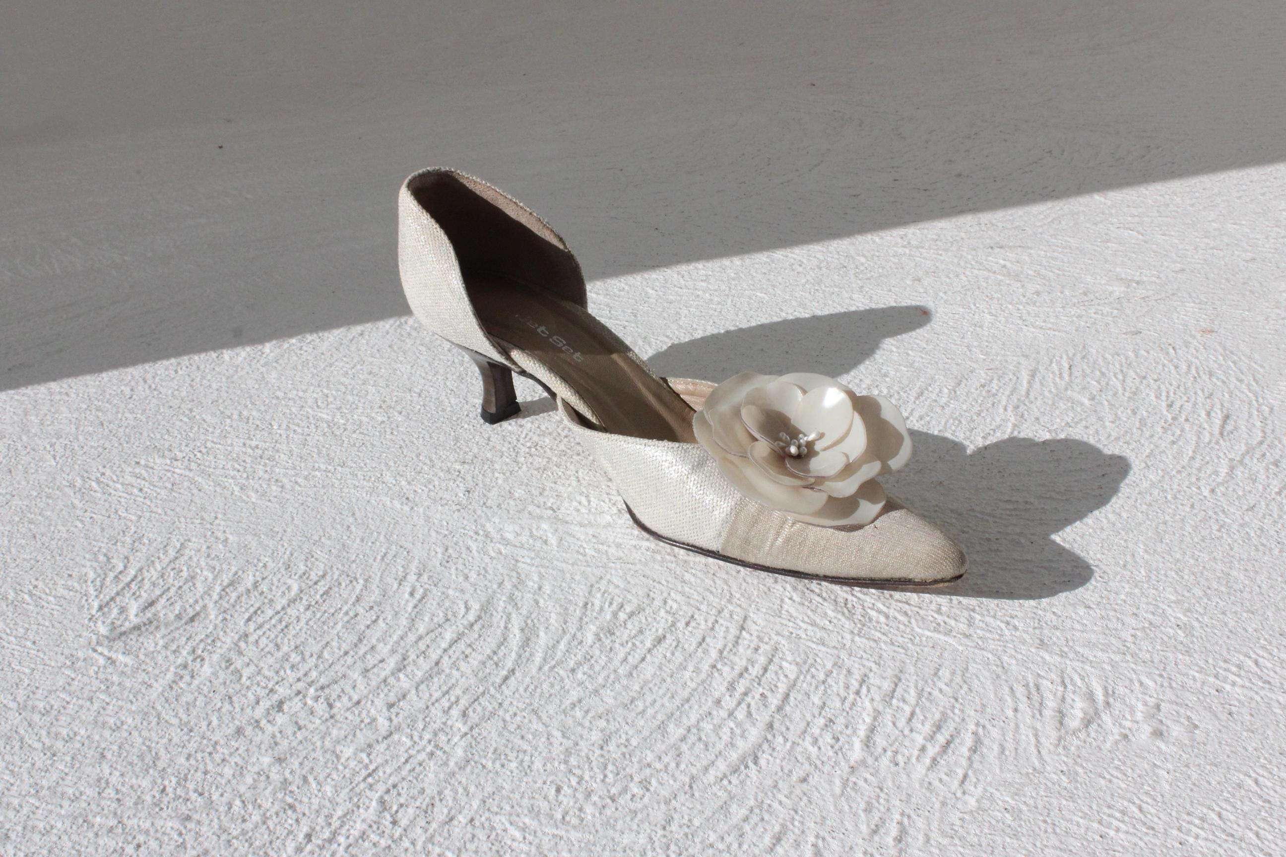 FRENCH COLLECTION Y2K Pointed Toe Kitten Heels w/ Large Flower ~ Euro 38