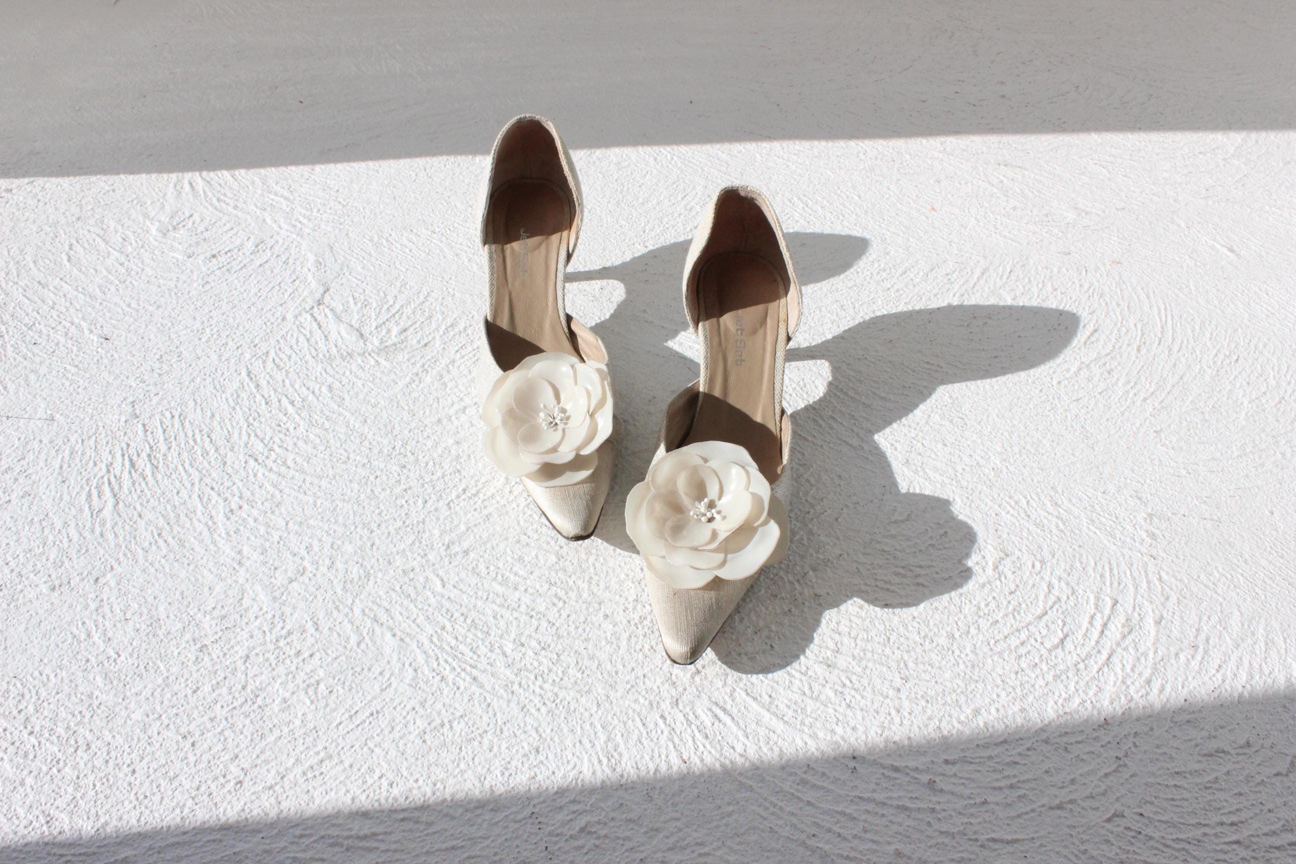 FRENCH COLLECTION Y2K Pointed Toe Kitten Heels w/ Large Flower ~ Euro 38