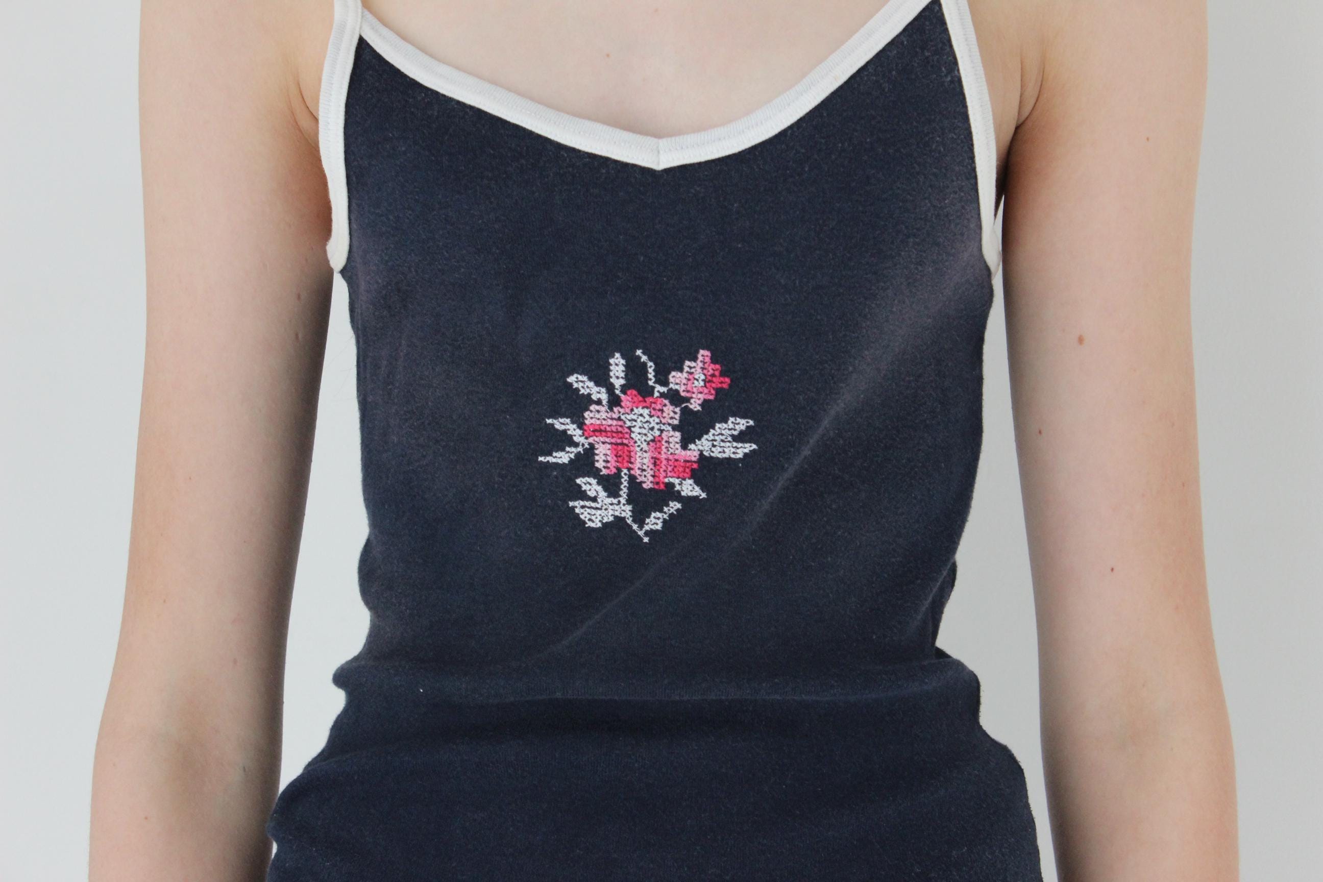 FRENCH COLLECTION Adorable 70s Cotton Tank w/ Cross-Stitch Motif