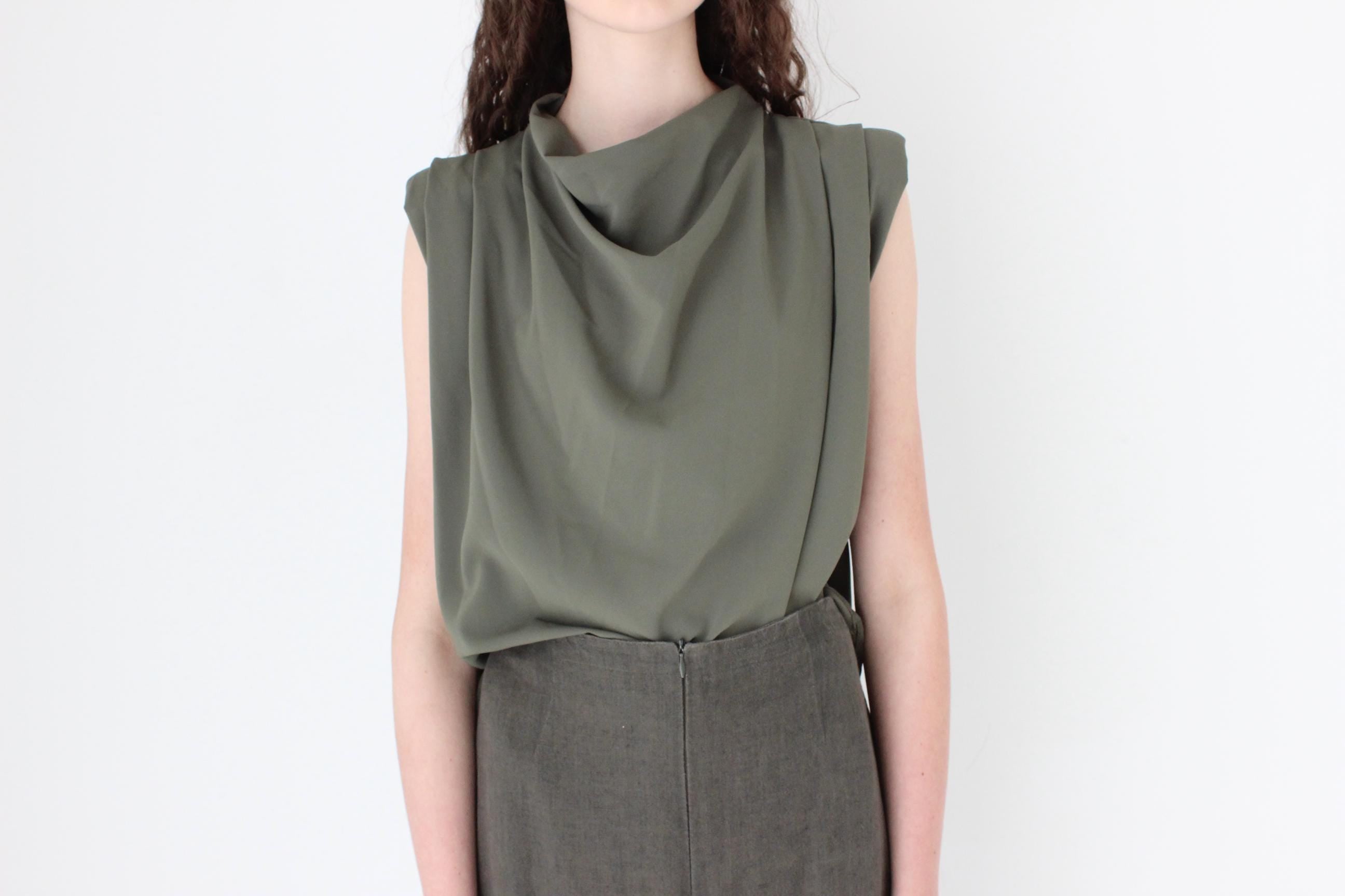 FRENCH COLLECTION 2000s Bold Shoulder / Cowl Neck Top