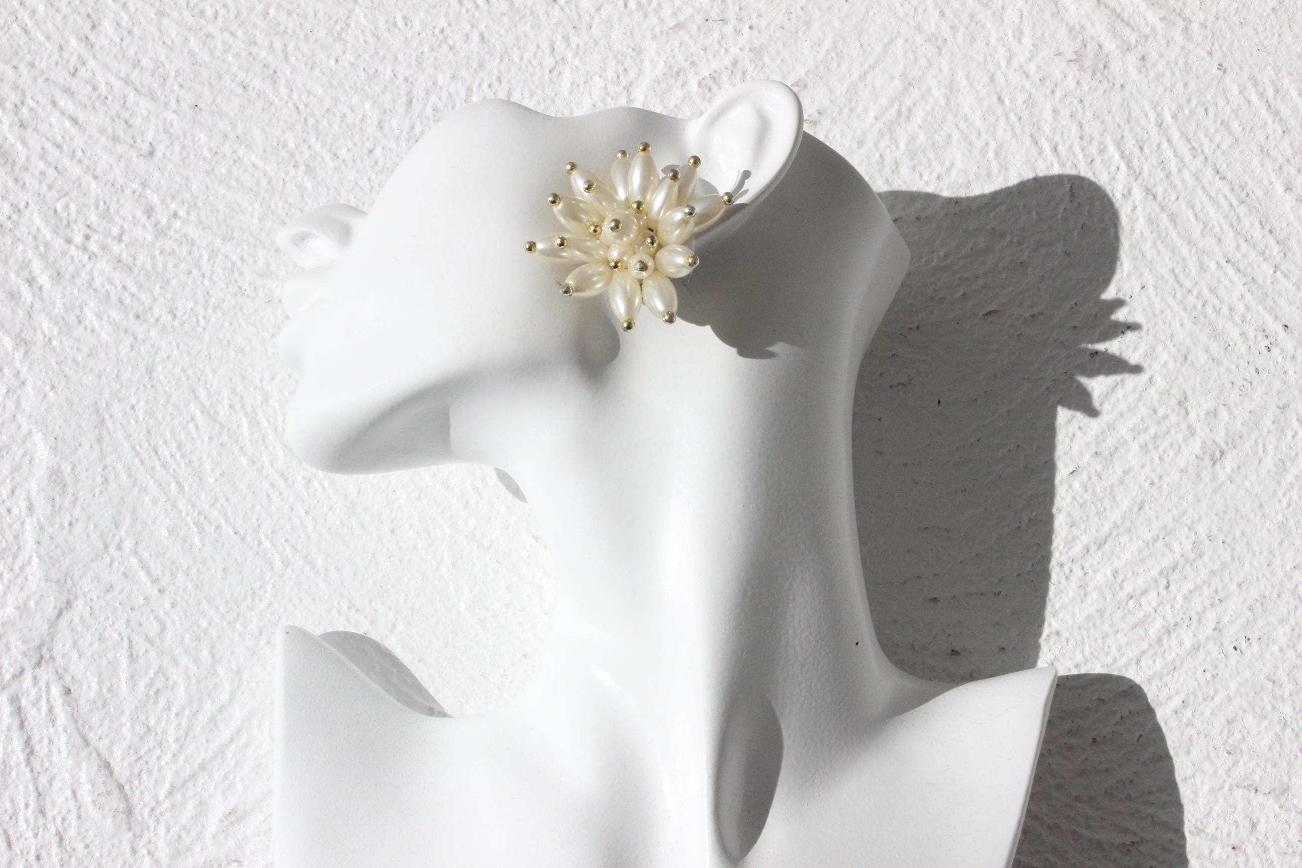 80s Pearl 'Flower' Cluster Clip Ons