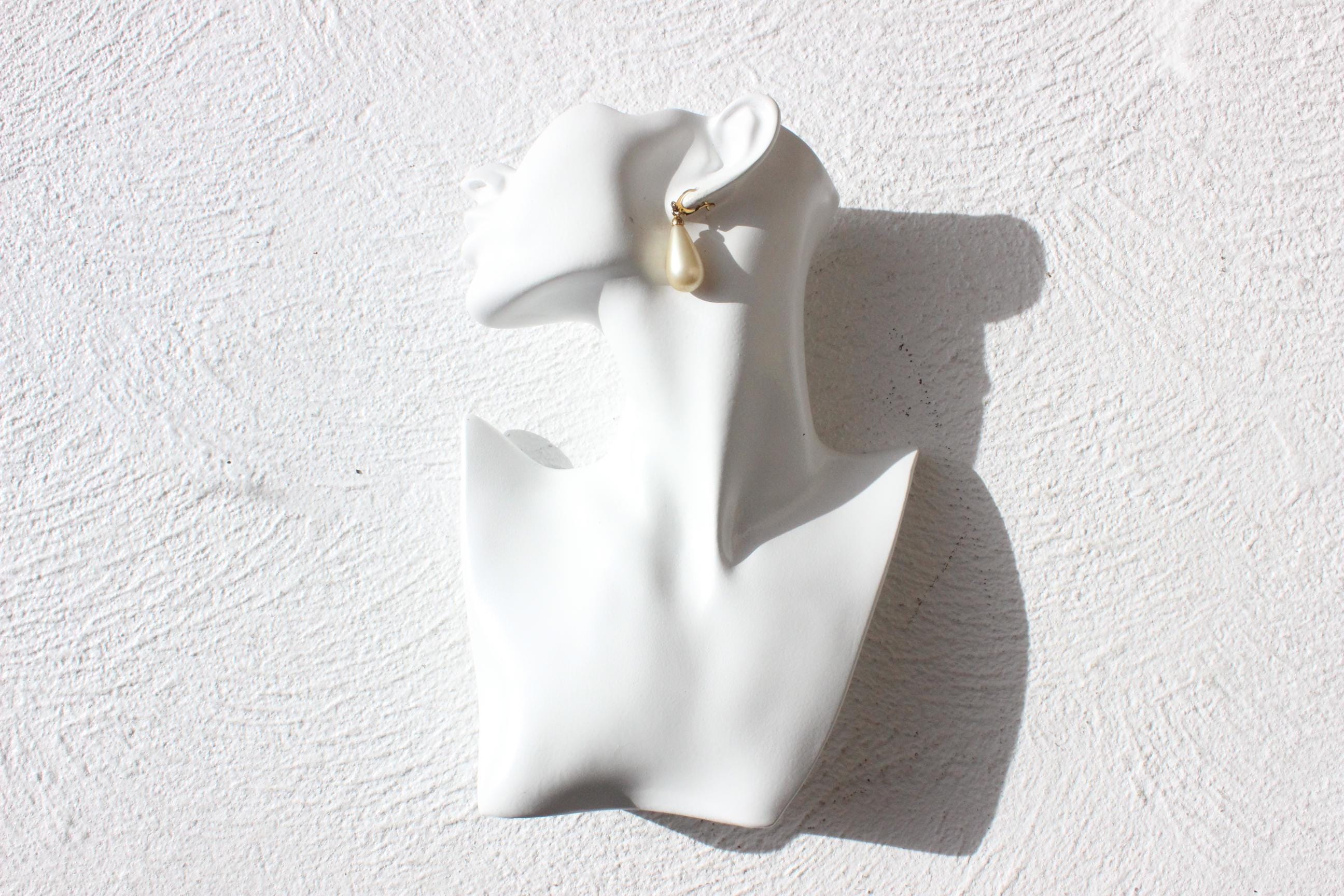 80s Dangling Teardrop Pearl Earrings