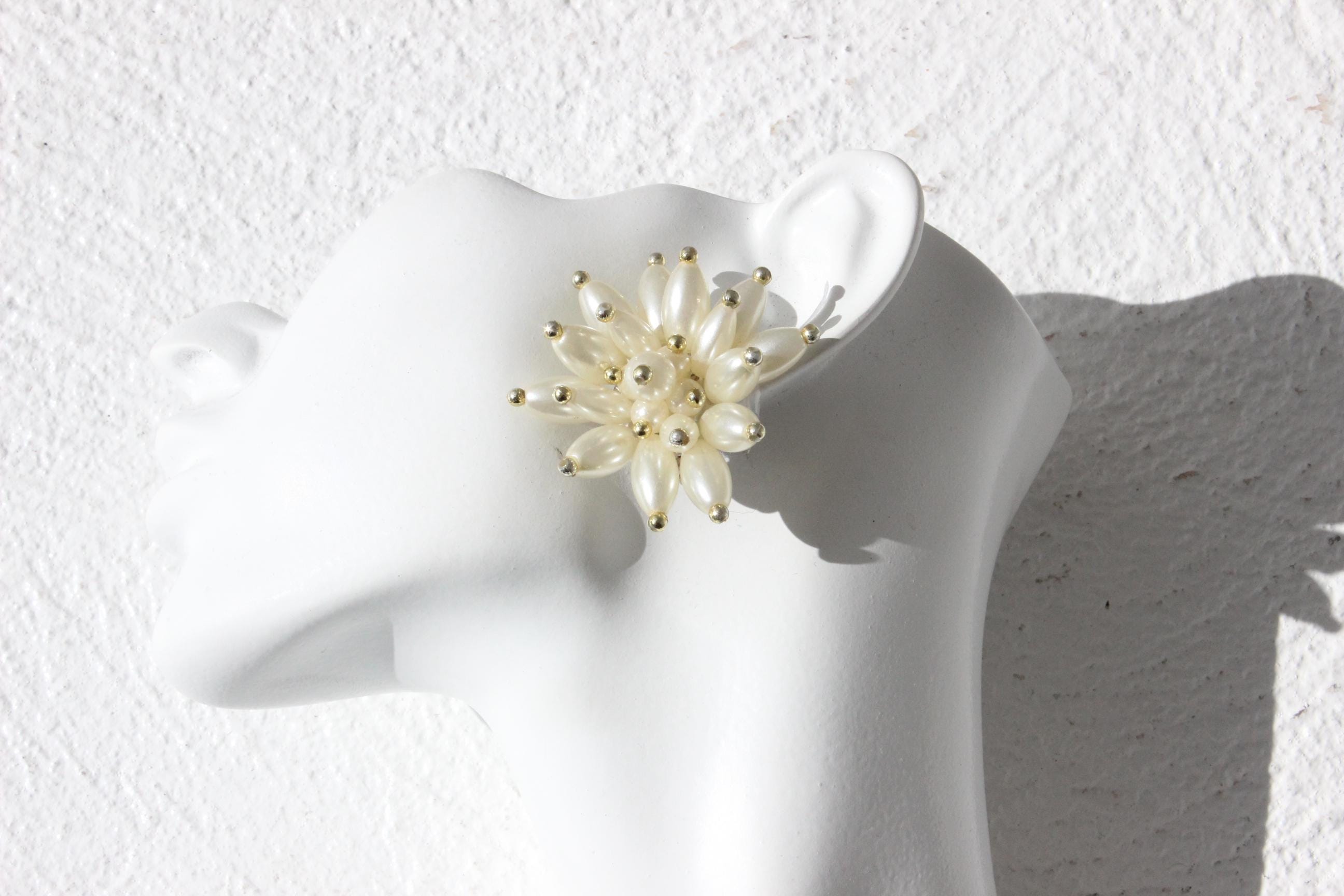 80s Pearl 'Flower' Cluster Clip Ons
