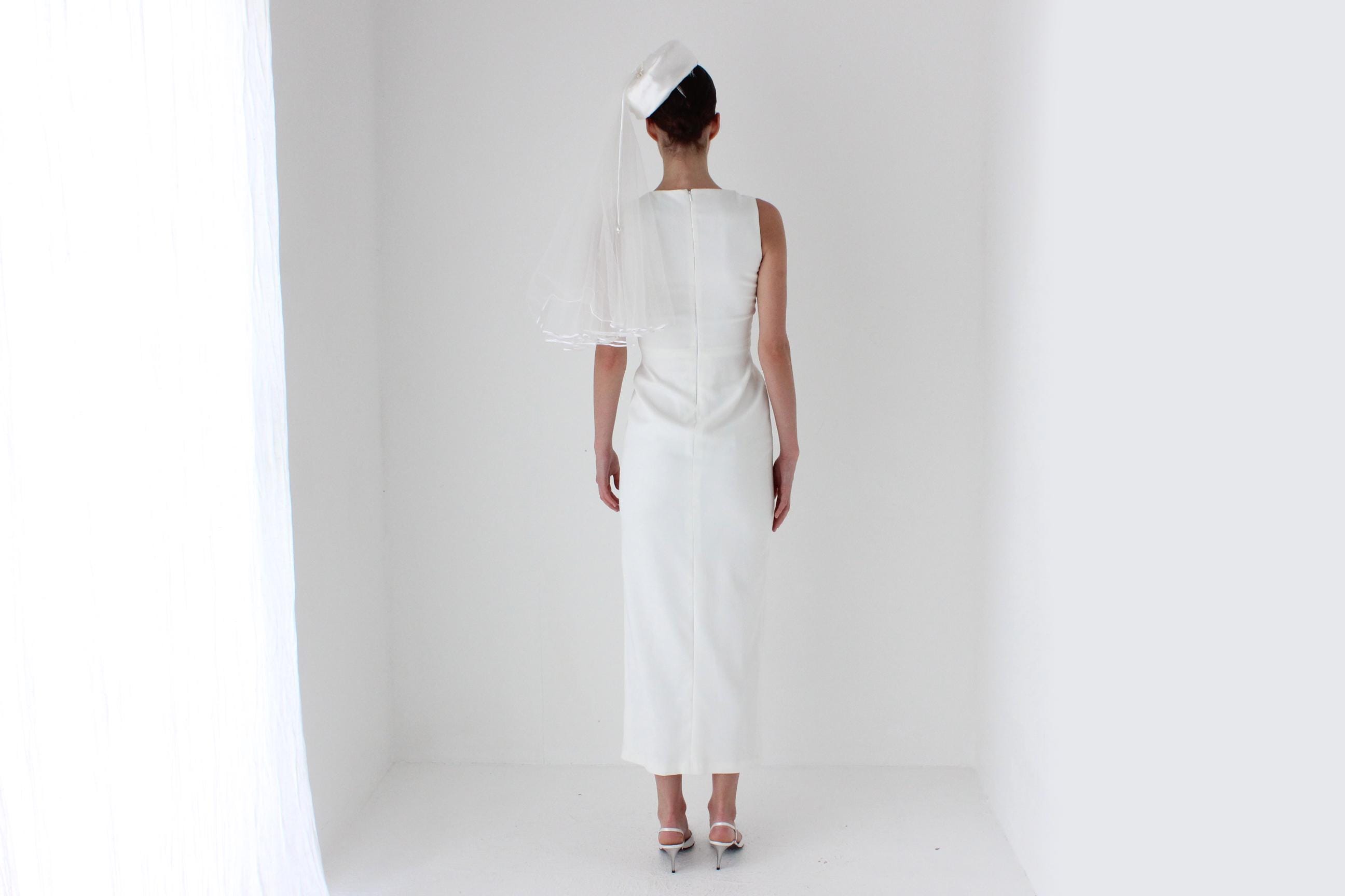 2000s Badgley Mischka Plunge Neck Twist Dress