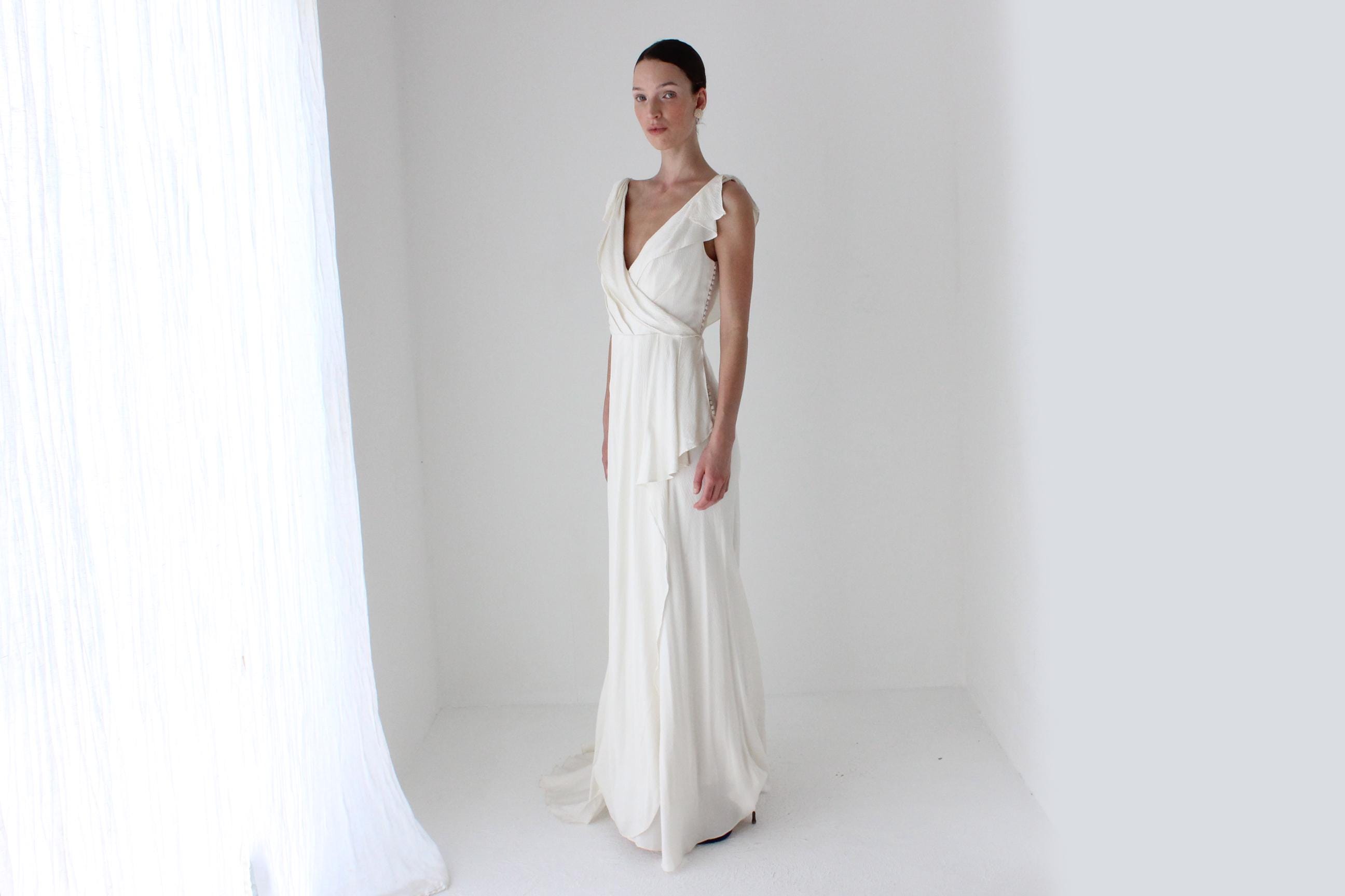 00s Does 30s Watters Brides Silk Flutter Gown