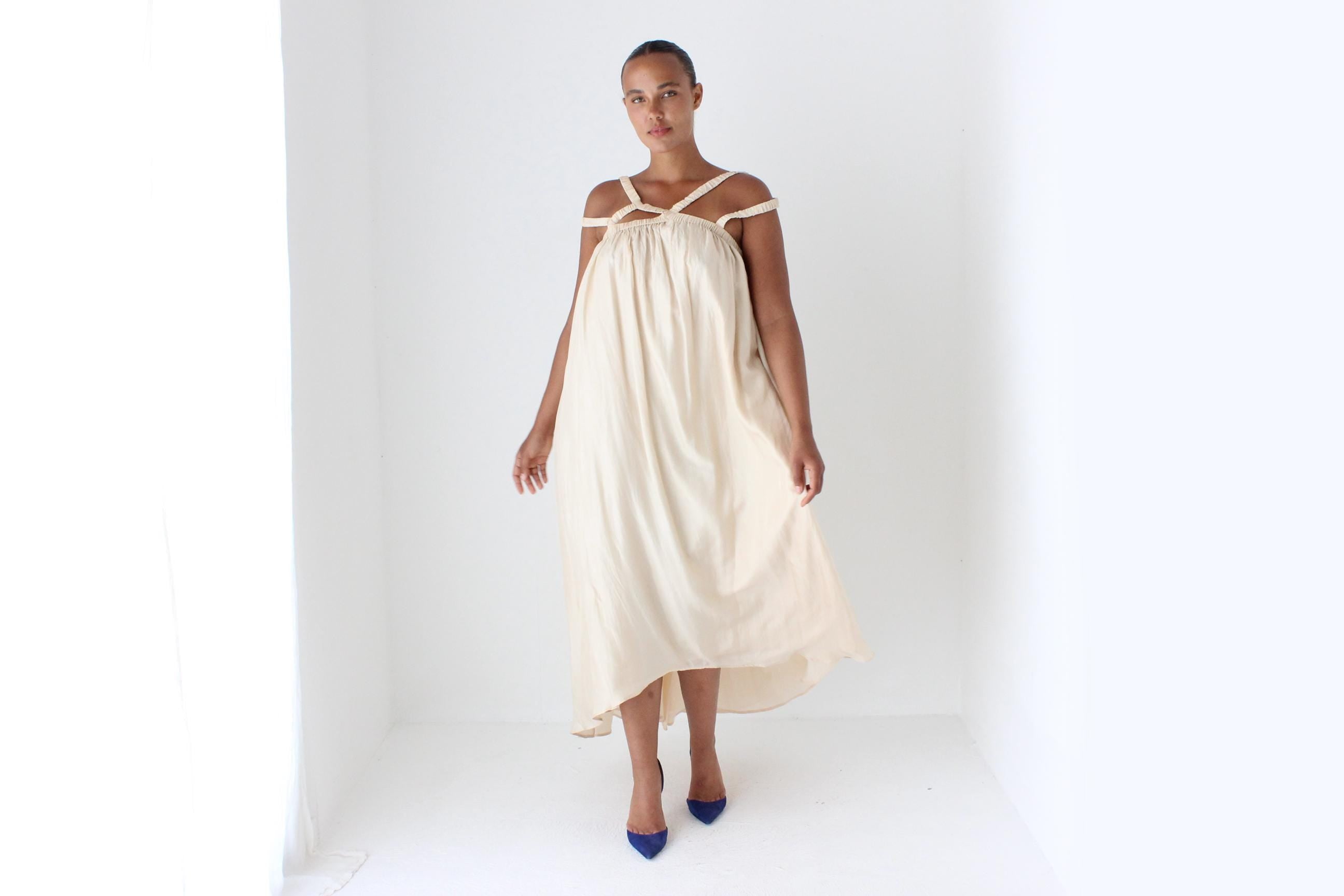 2000s Kirrily Johnson Featherweight Pure Silk Trapeze Dress