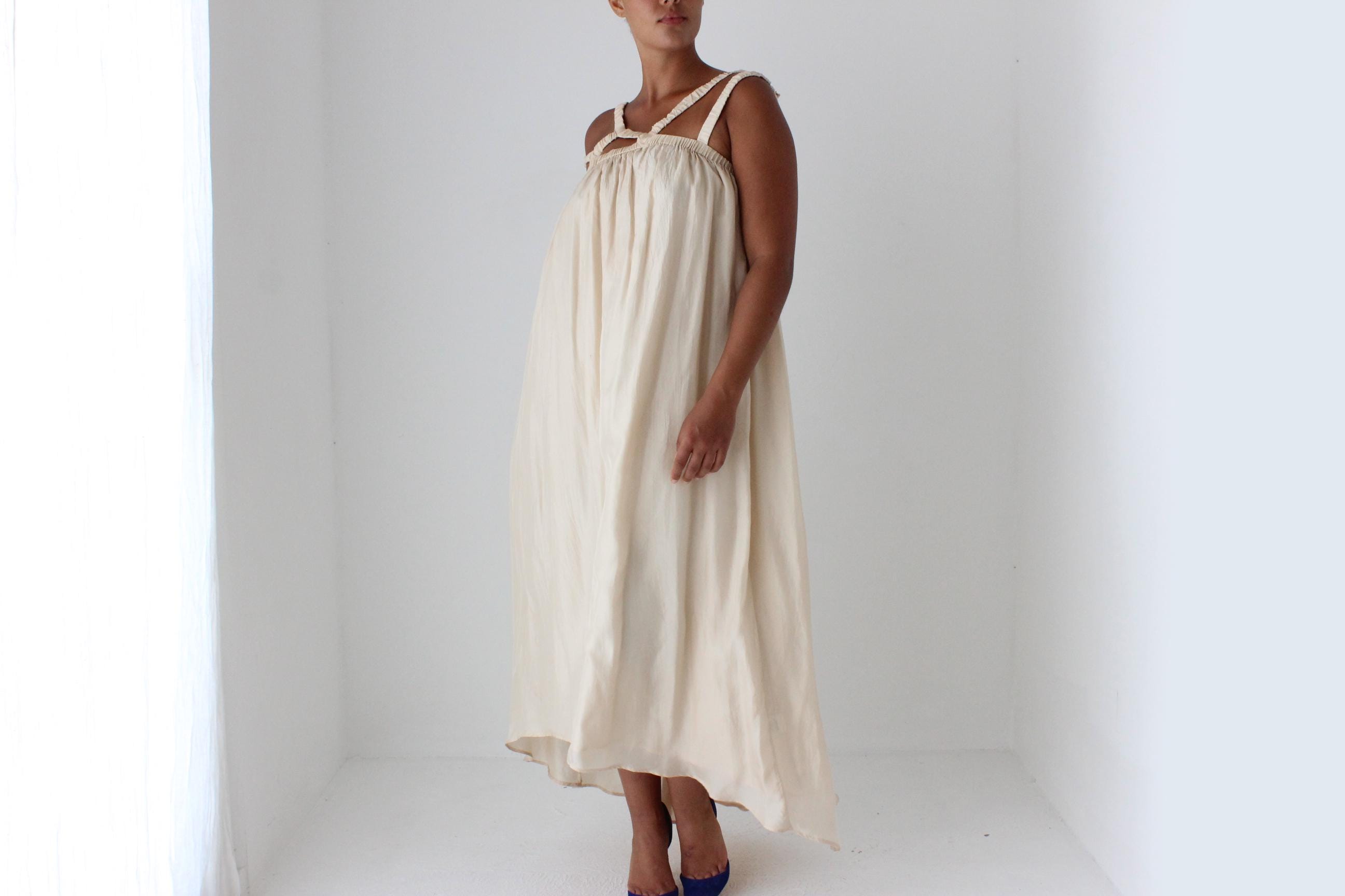 2000s Kirrily Johnson Featherweight Pure Silk Trapeze Dress