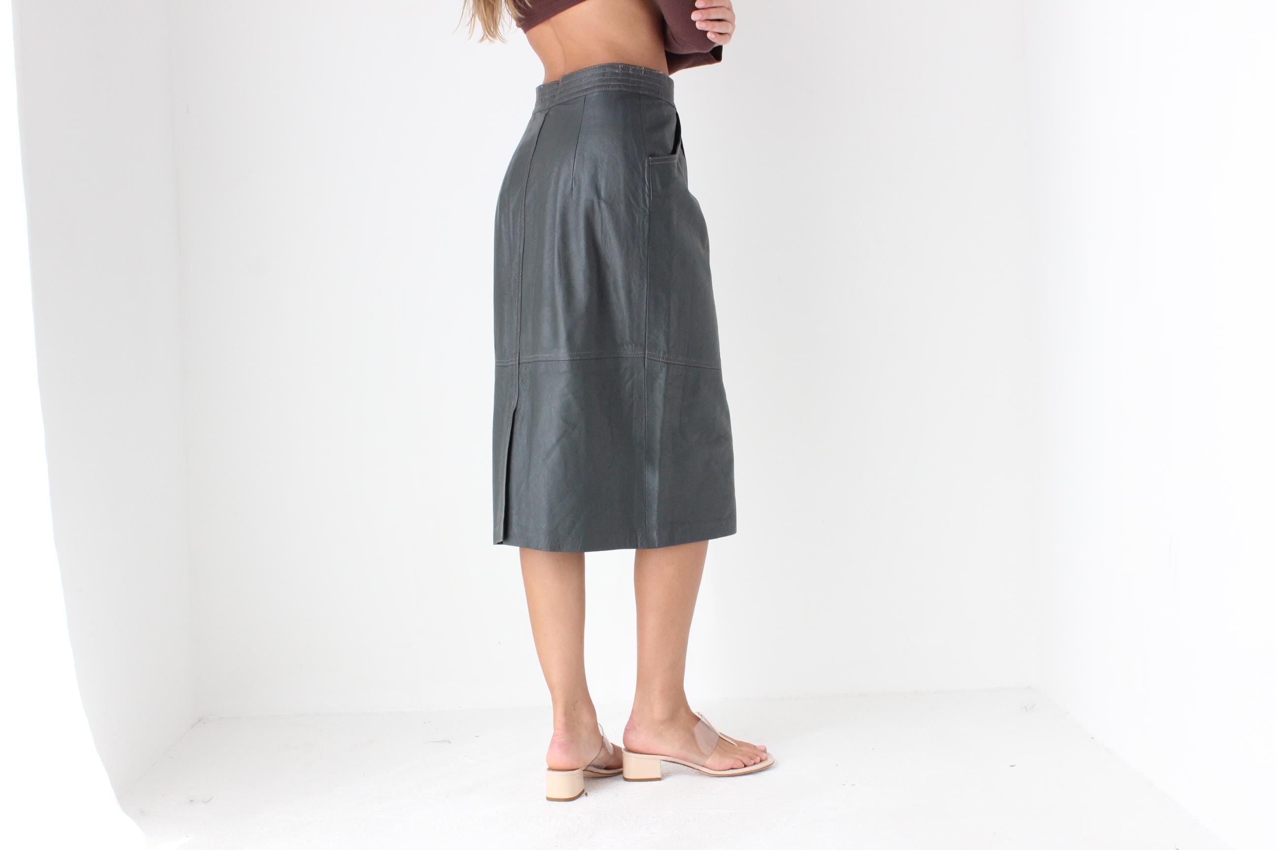 Chic 80s Pewter Grey Leather Skirt