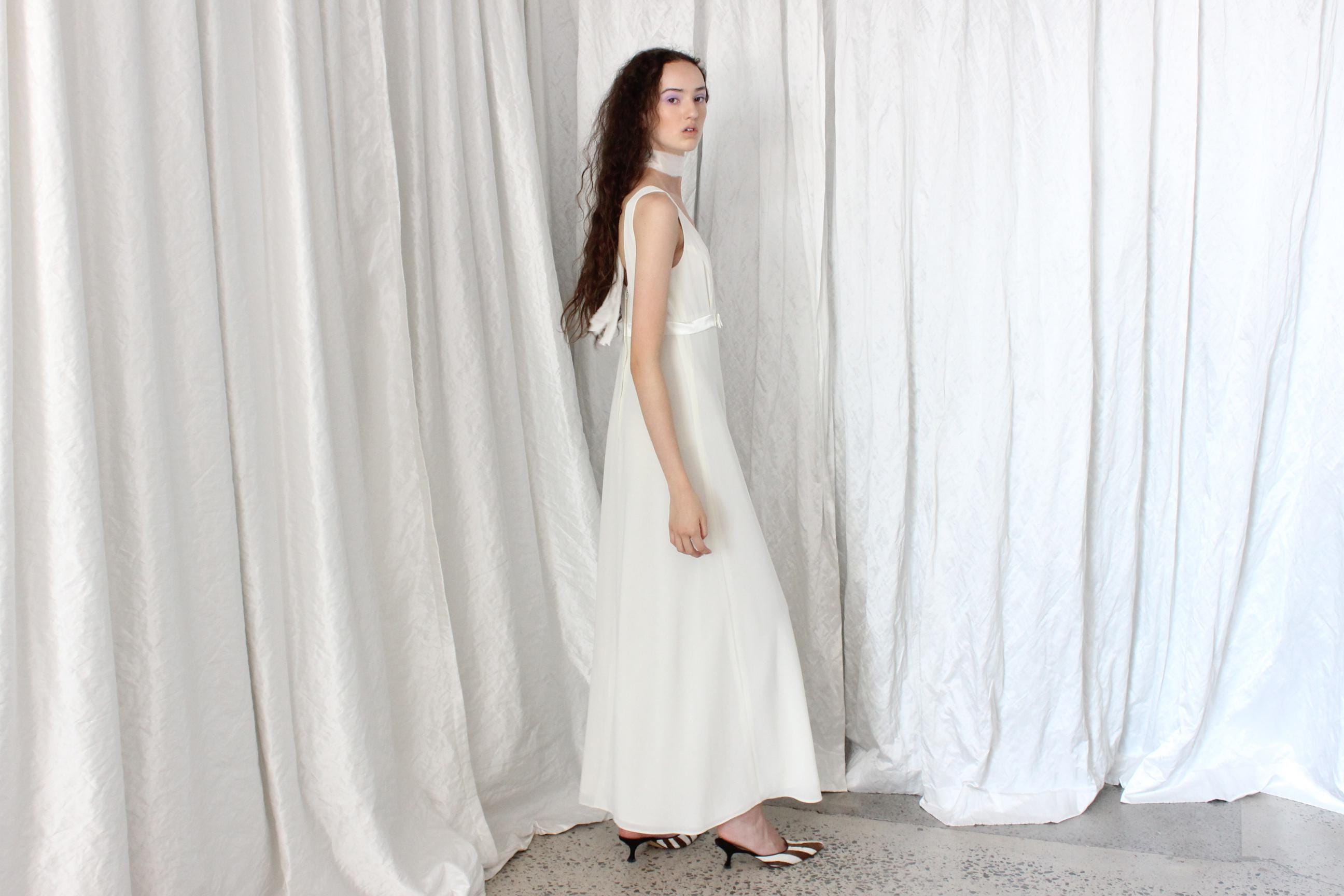 90s Dreamy Ivory Scoop Neck Empire Waist Wedding Dress