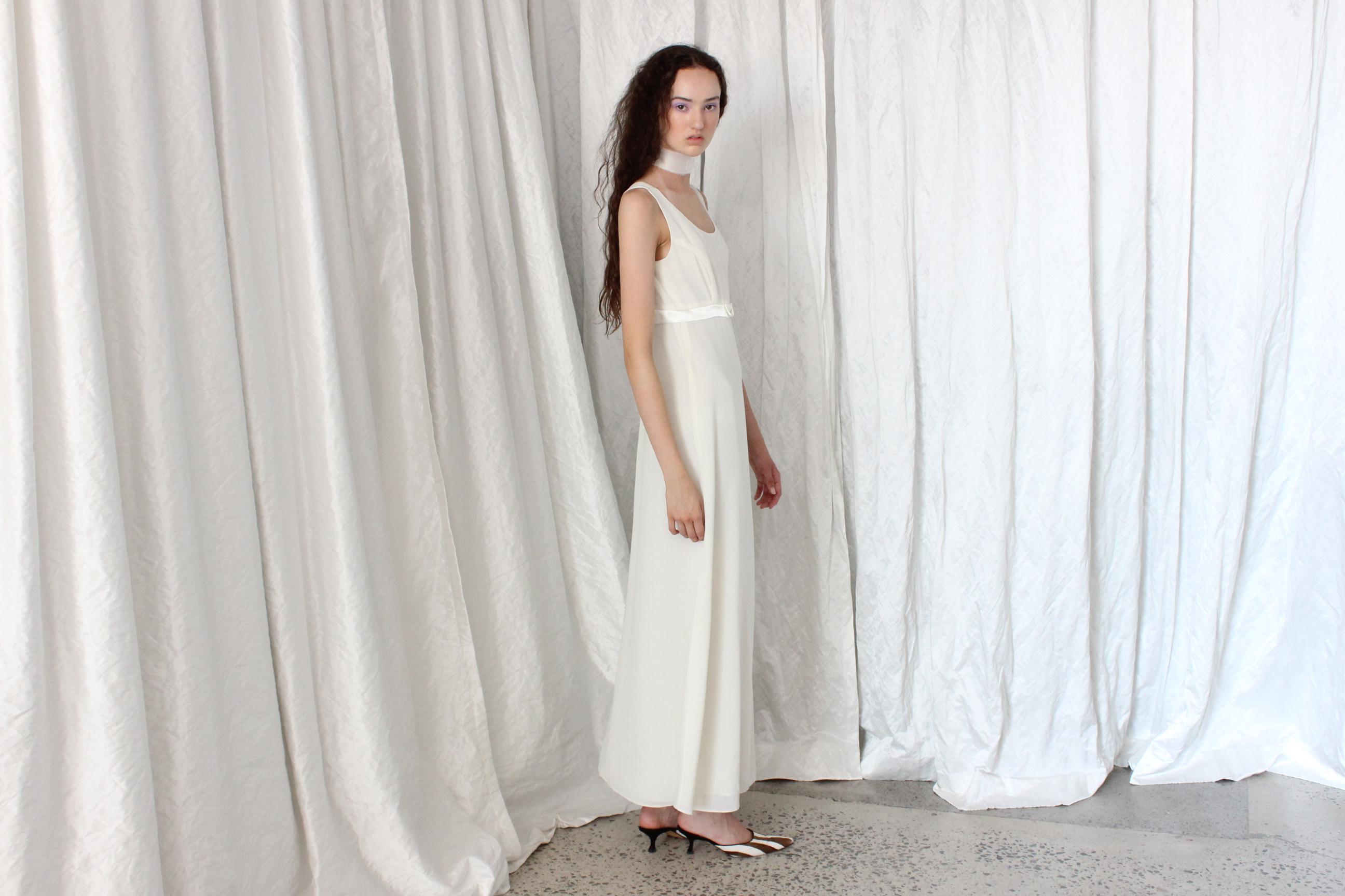 90s Dreamy Ivory Scoop Neck Empire Waist Wedding Dress