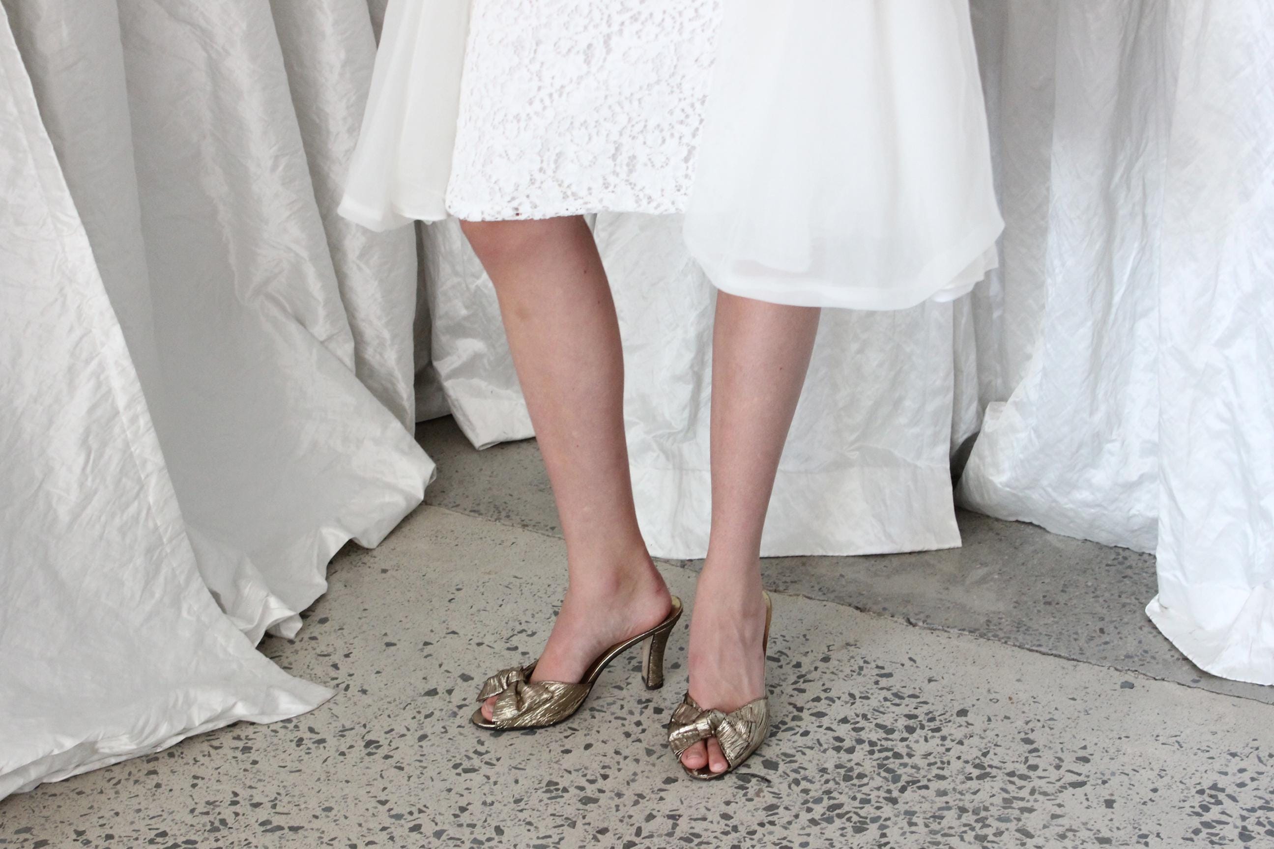 80s Gold Metallic Lamé Open Toe Bow Heels - Euro 40