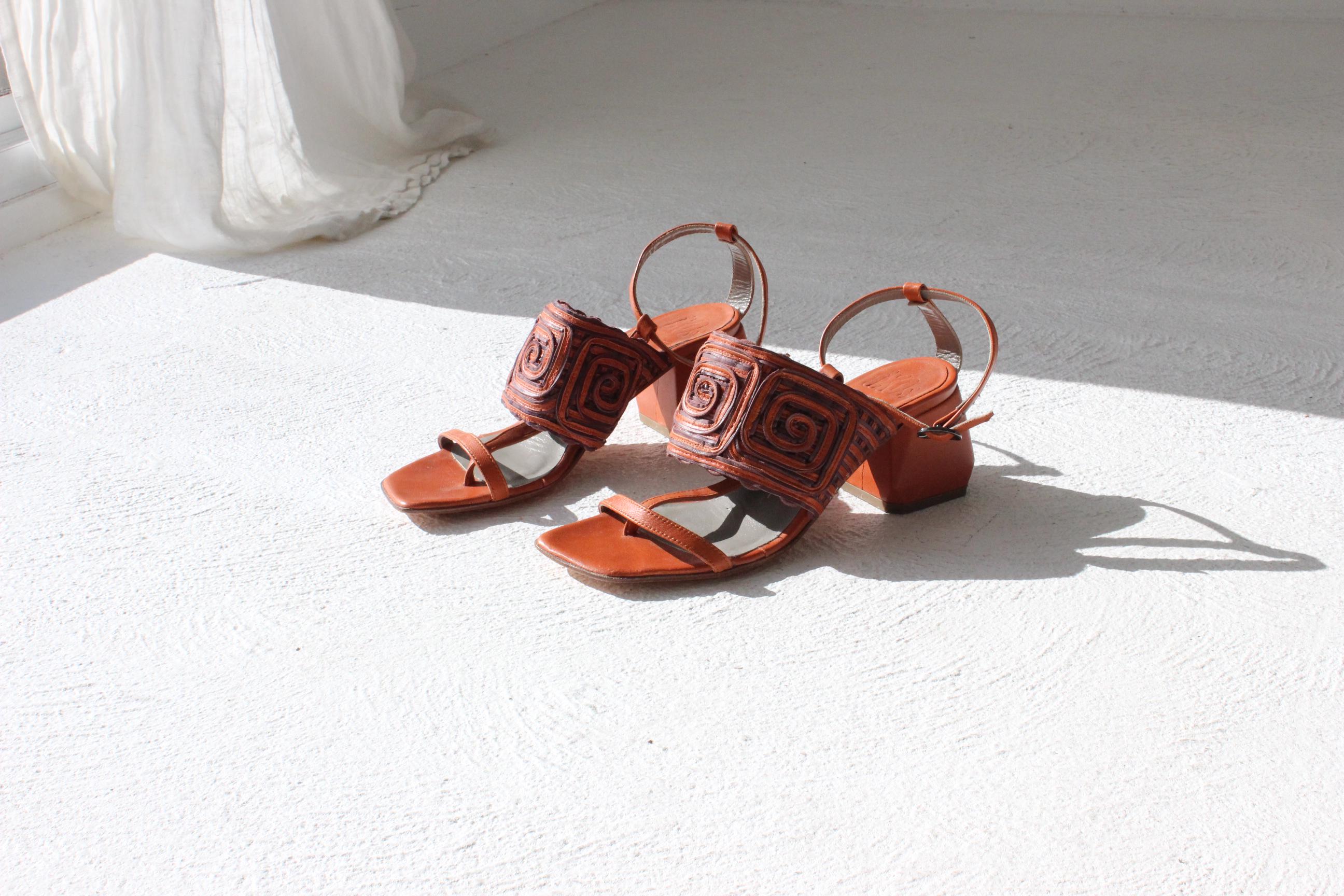 IXOS Leather Arty Abstract Sculptural Sandals ~ Euro 39