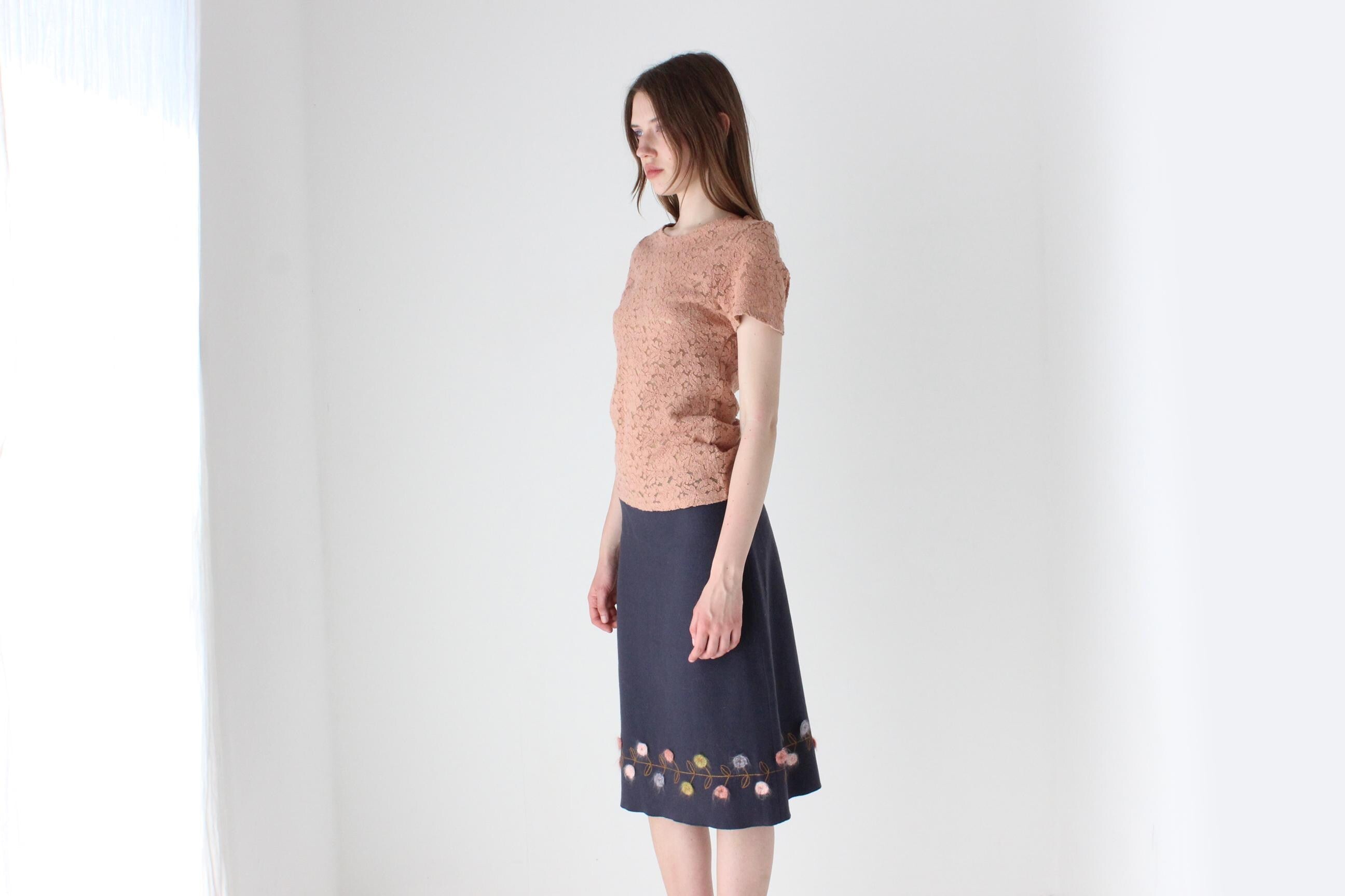 90s Stretch Fitted Lace Tee in Dusty Pink