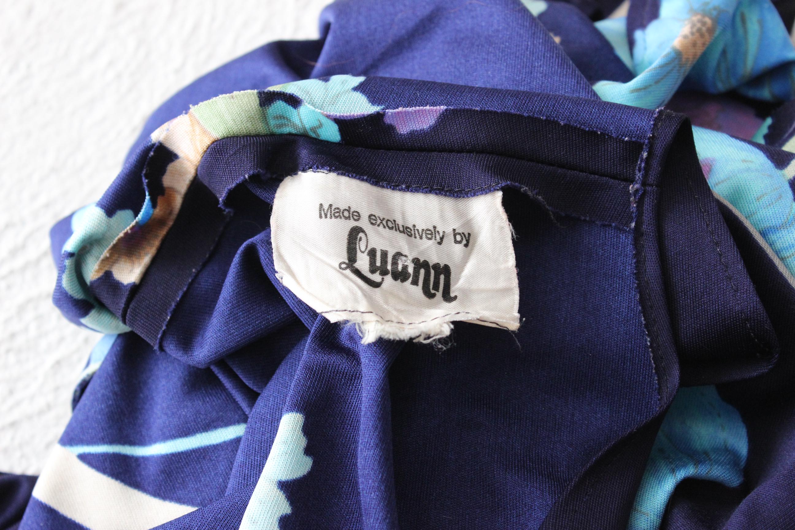 Relaxed 70s Arty Halter Dress