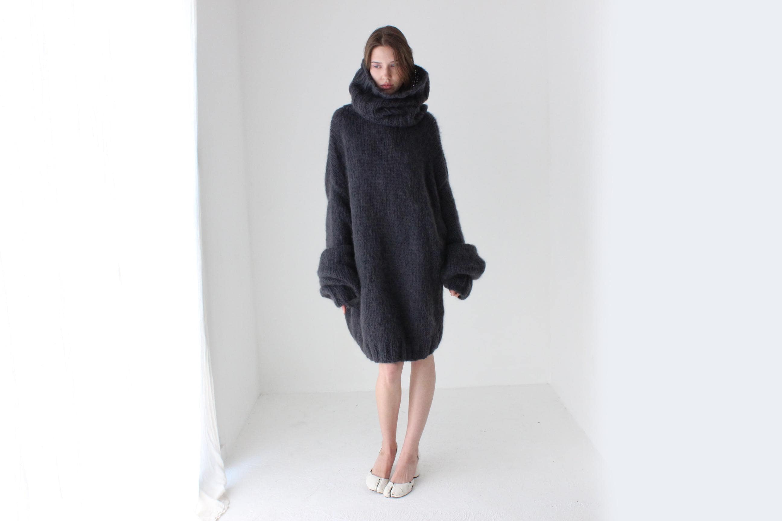 Hand Knit Wool Charcoal Grey Oversized Unisex Sweater w/ Detachable Collar / Hood