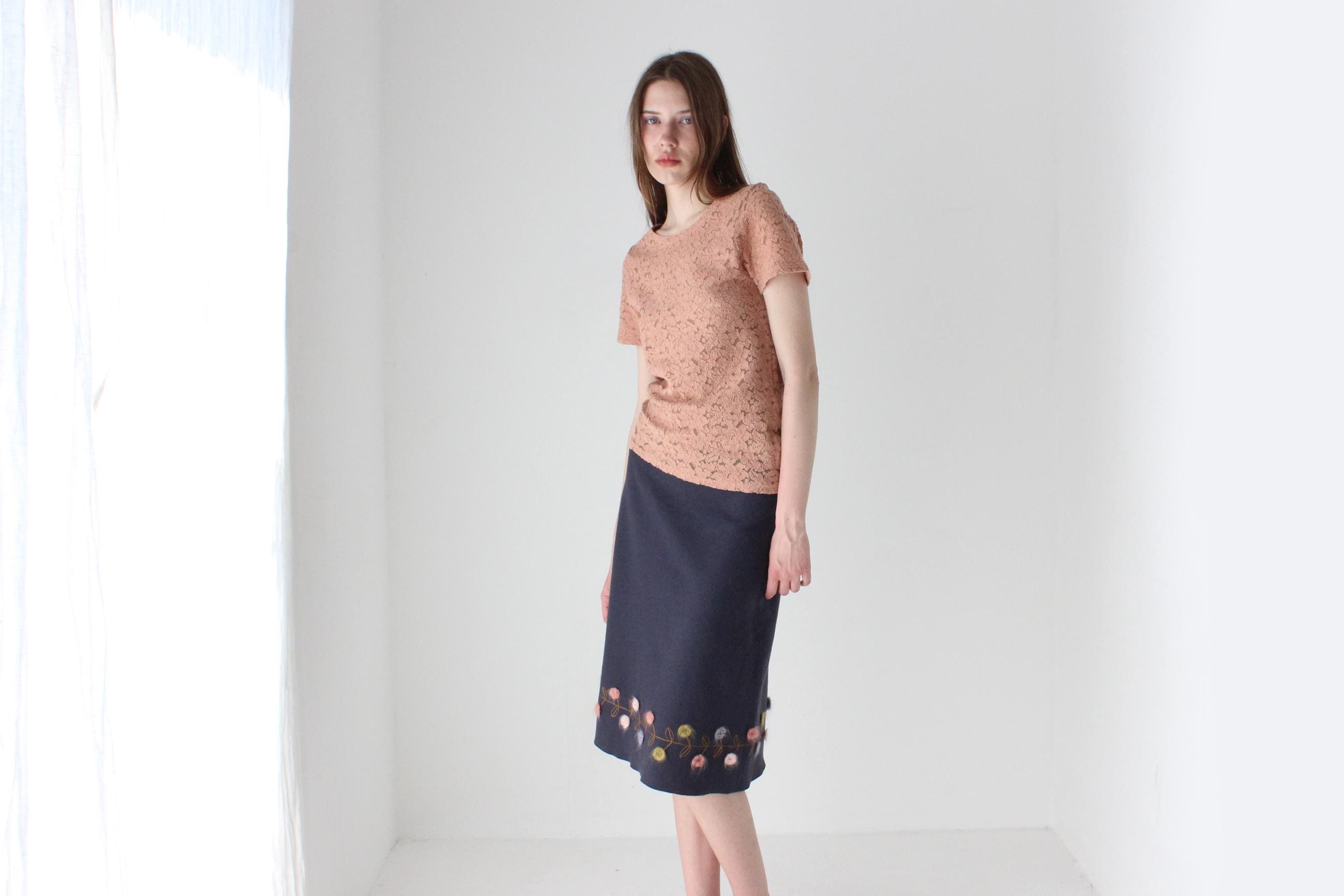 90s French Vintage Cashmere Knee Length Skirt w/ Little Knit Flowers