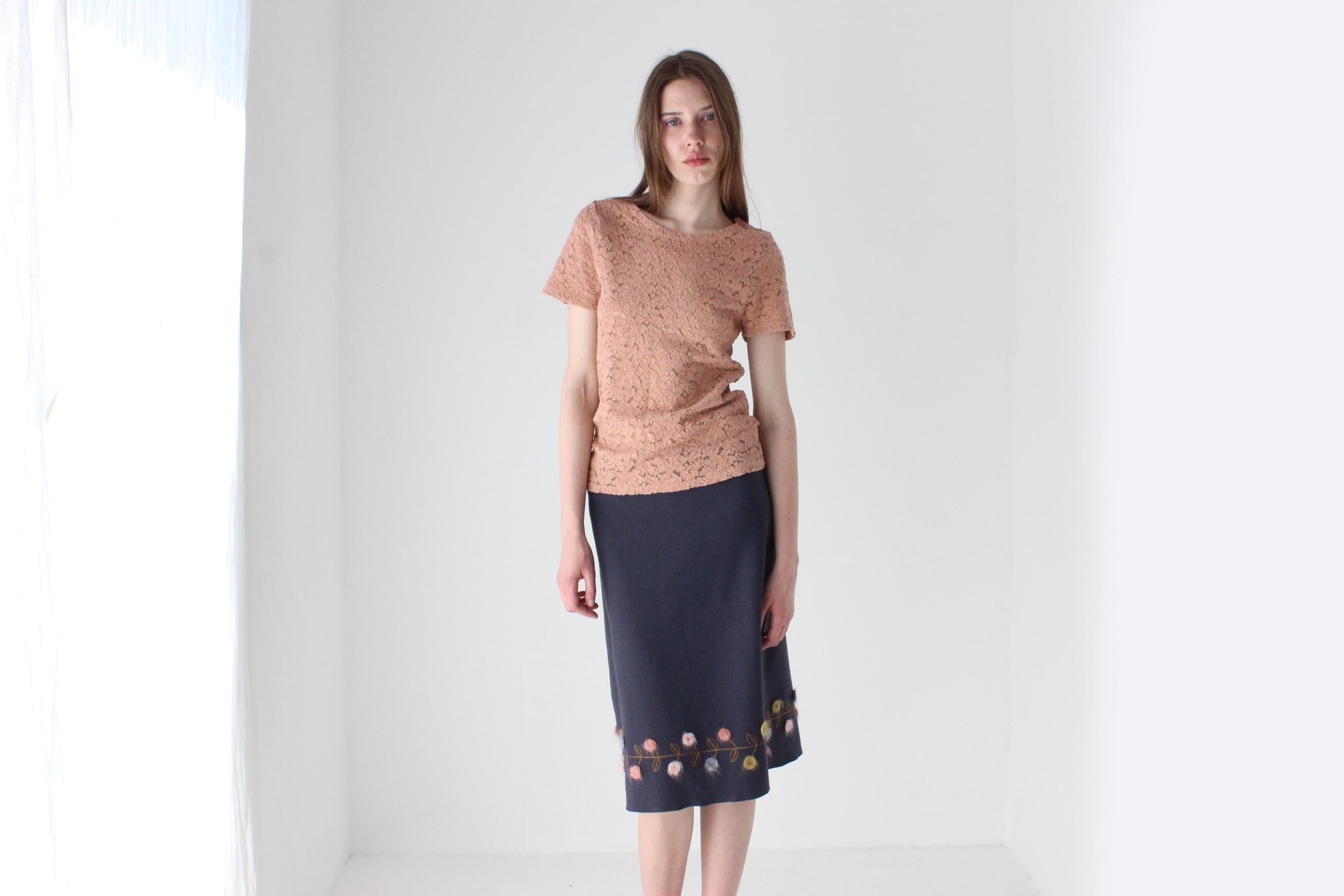 90s Stretch Fitted Lace Tee in Dusty Pink