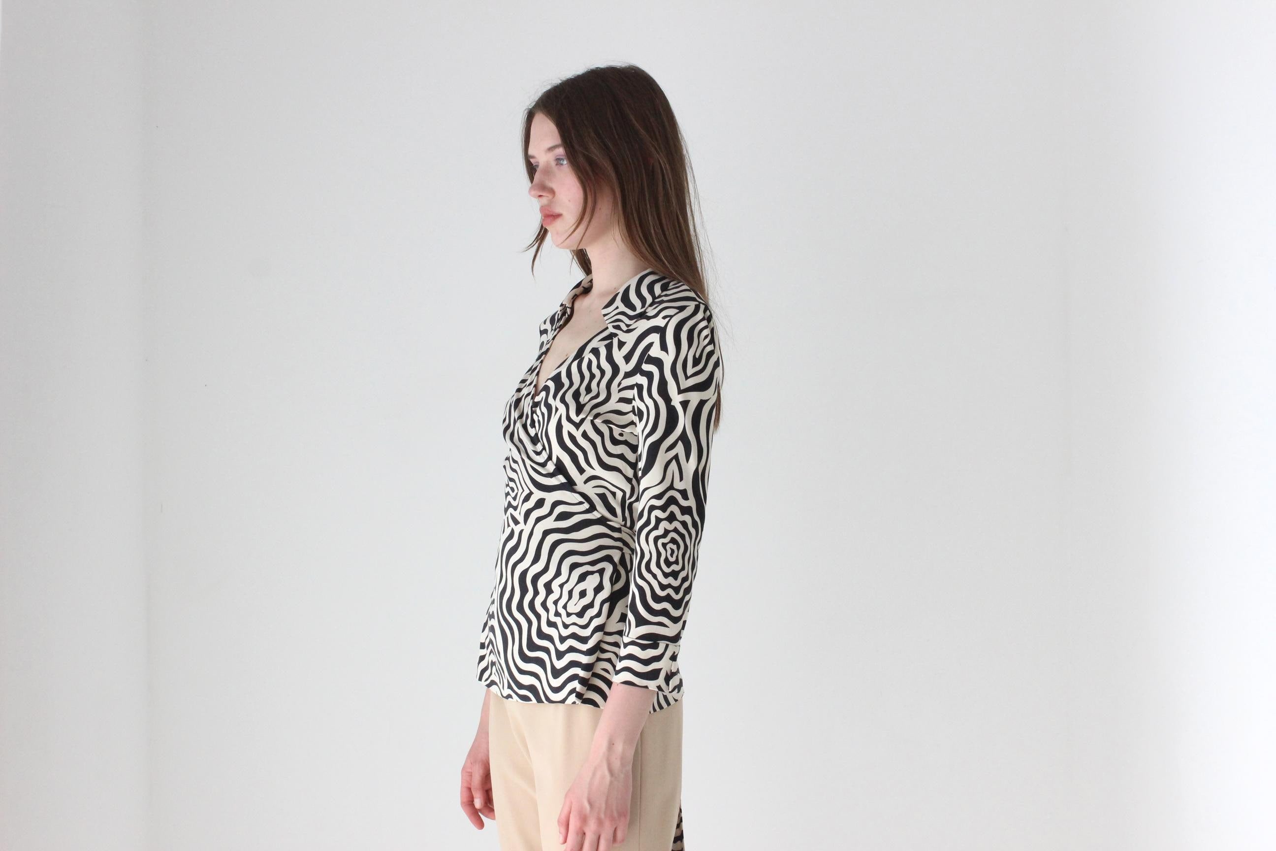 2000s Diane Von Furstenberg Abstract Silk Jersey Wrap Top