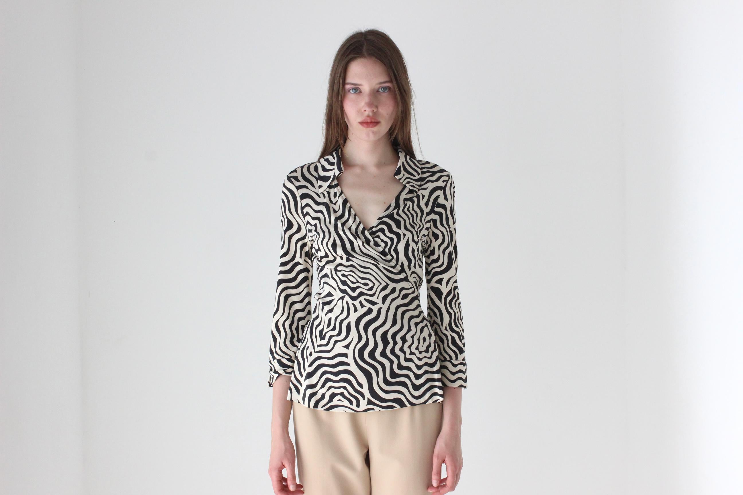 2000s Diane Von Furstenberg Abstract Silk Jersey Wrap Top