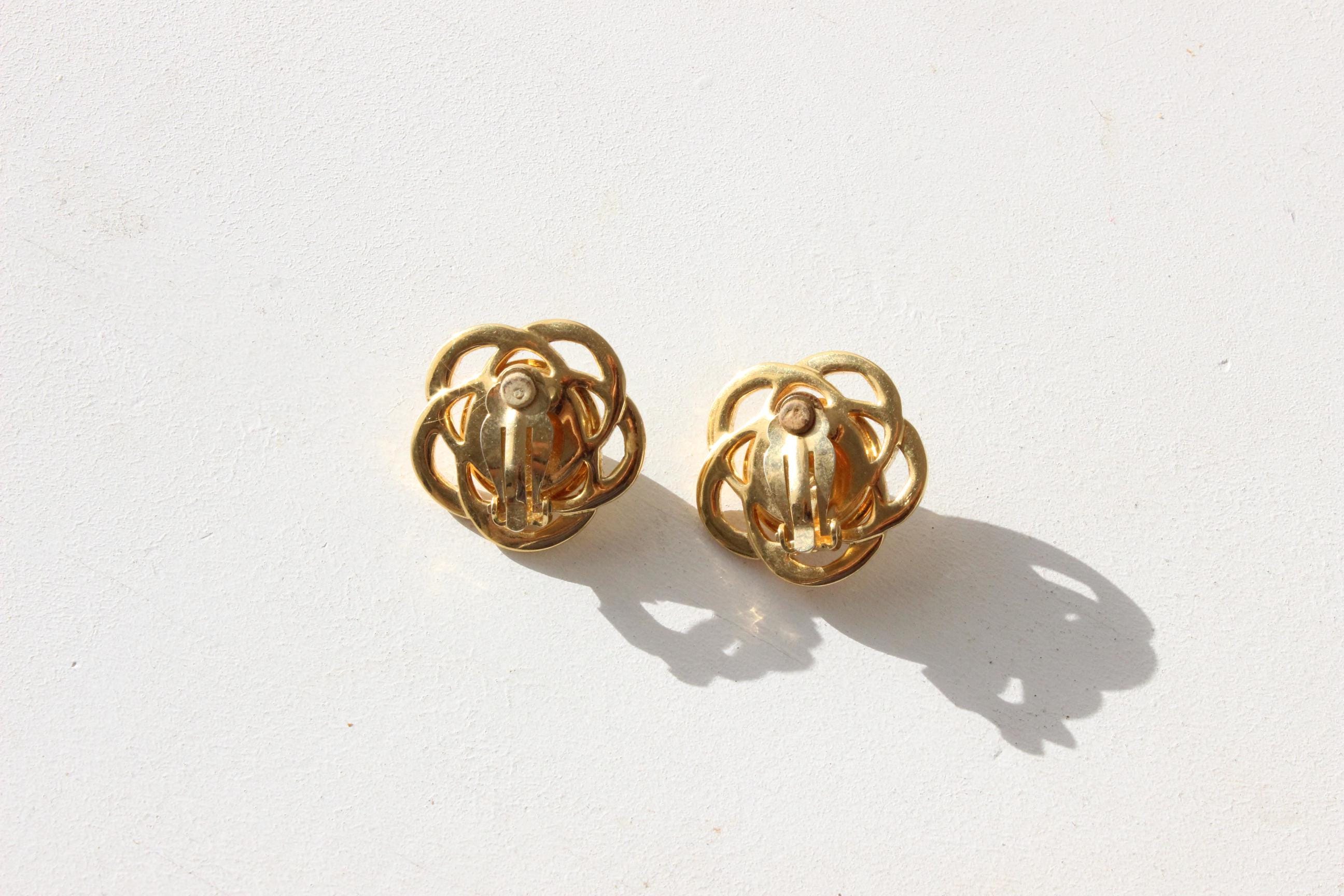 80s Baroque Pearl & Gold Tone Clip Ons