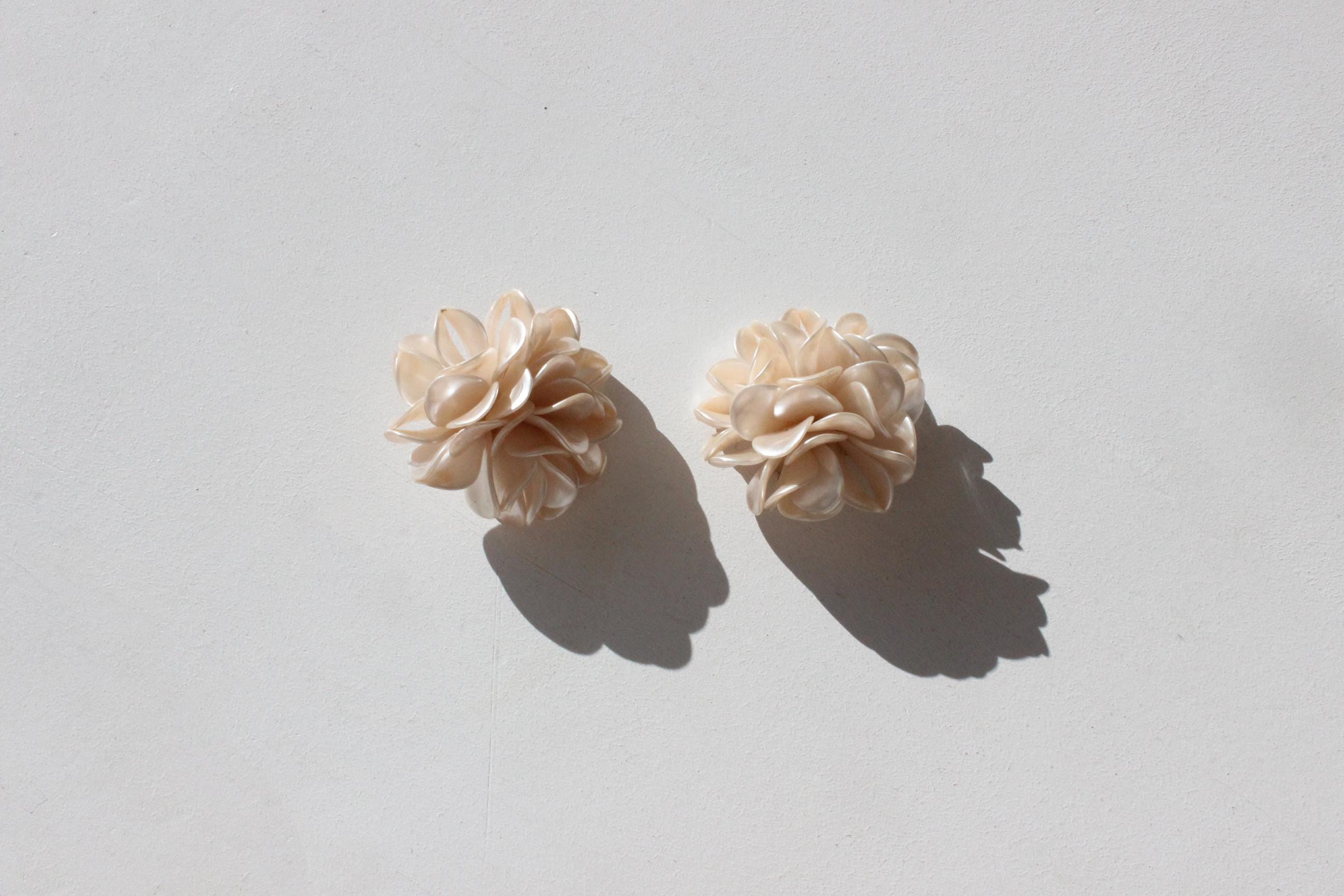 60s Iridescent Pink Shell Cluster Clip Ons