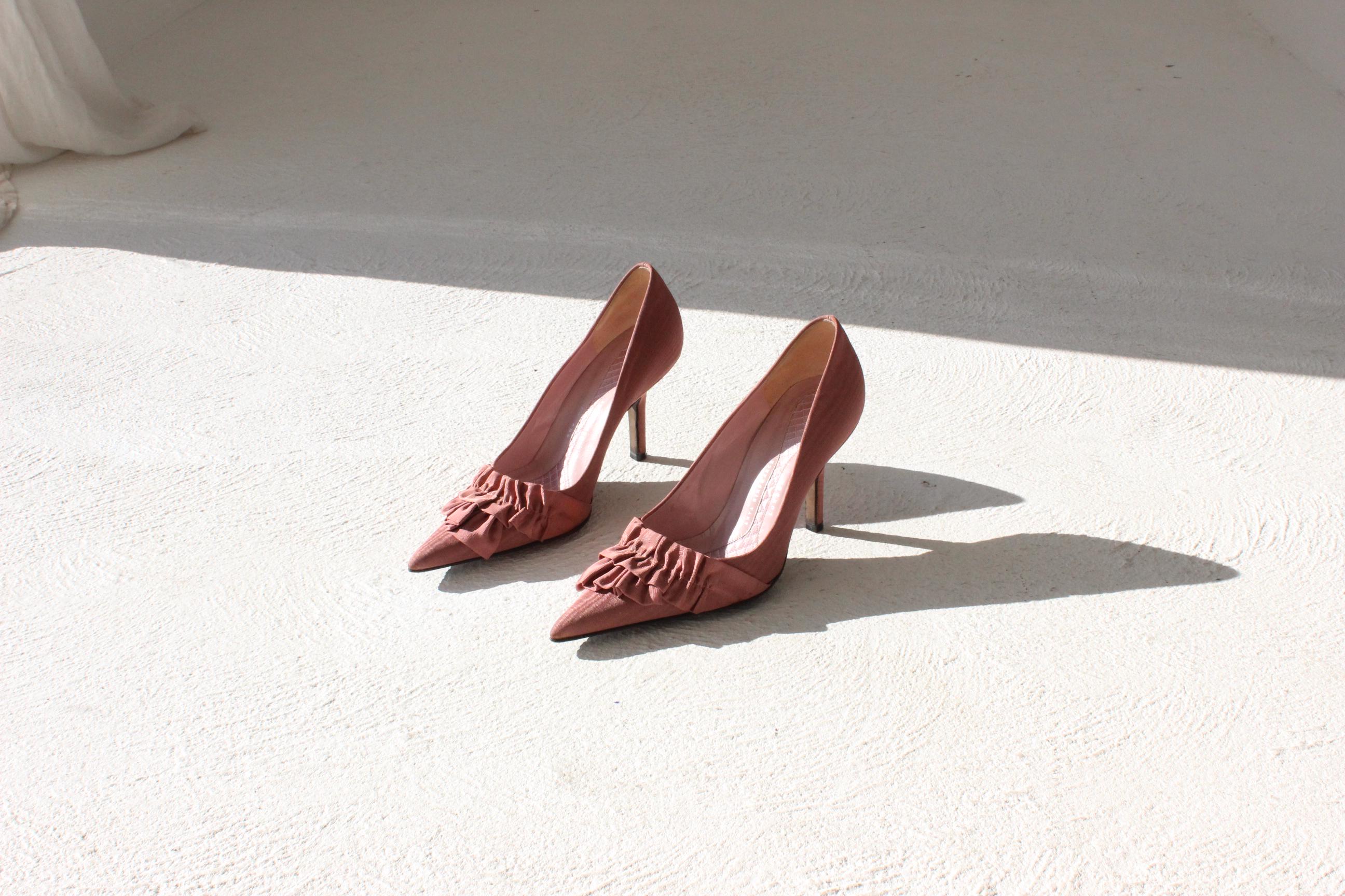 90s Dusty Pink Taffeta Courtier Heels - Euro 37