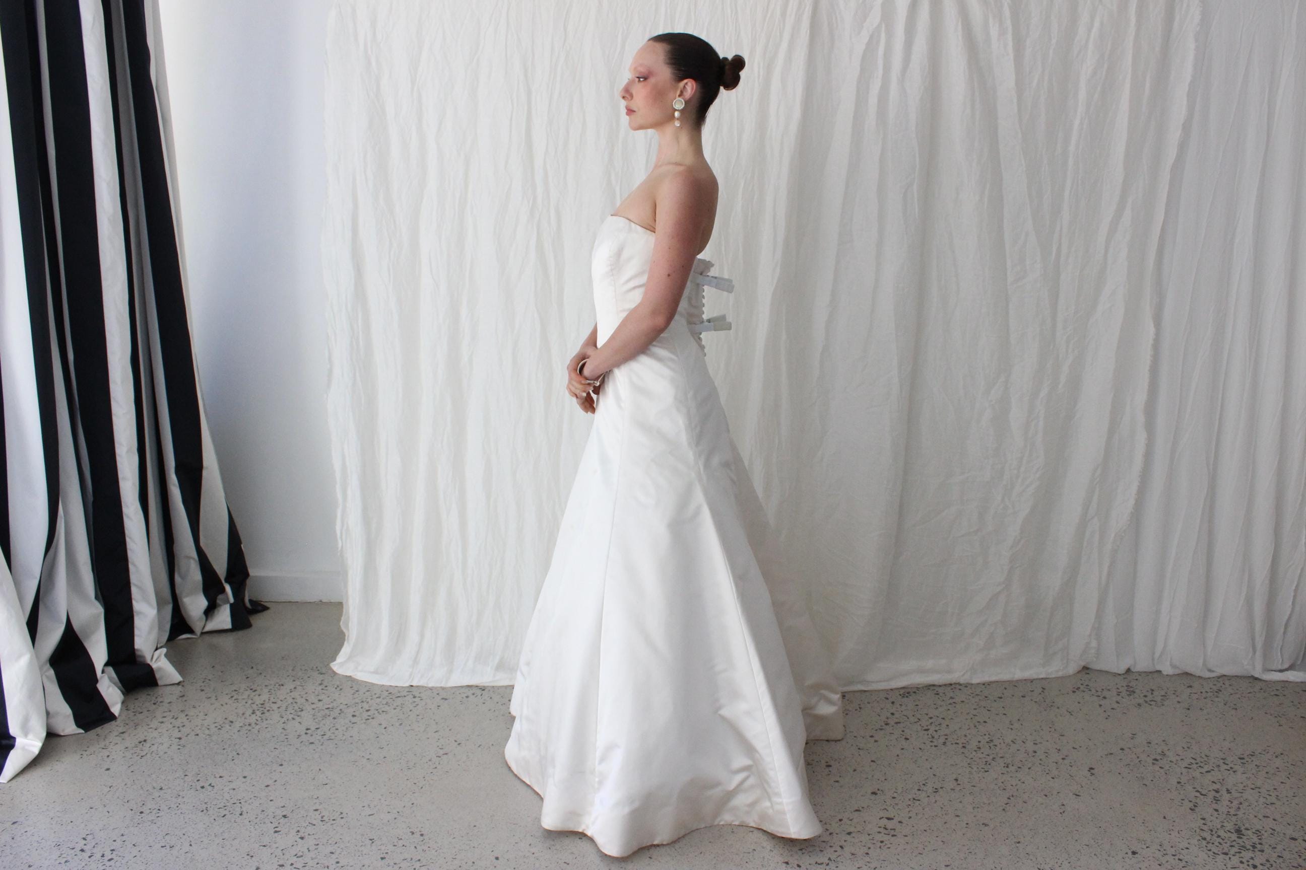 90s Vintage Vera Wang Duchess Silk Satin Strapless A Line Wedding Gown