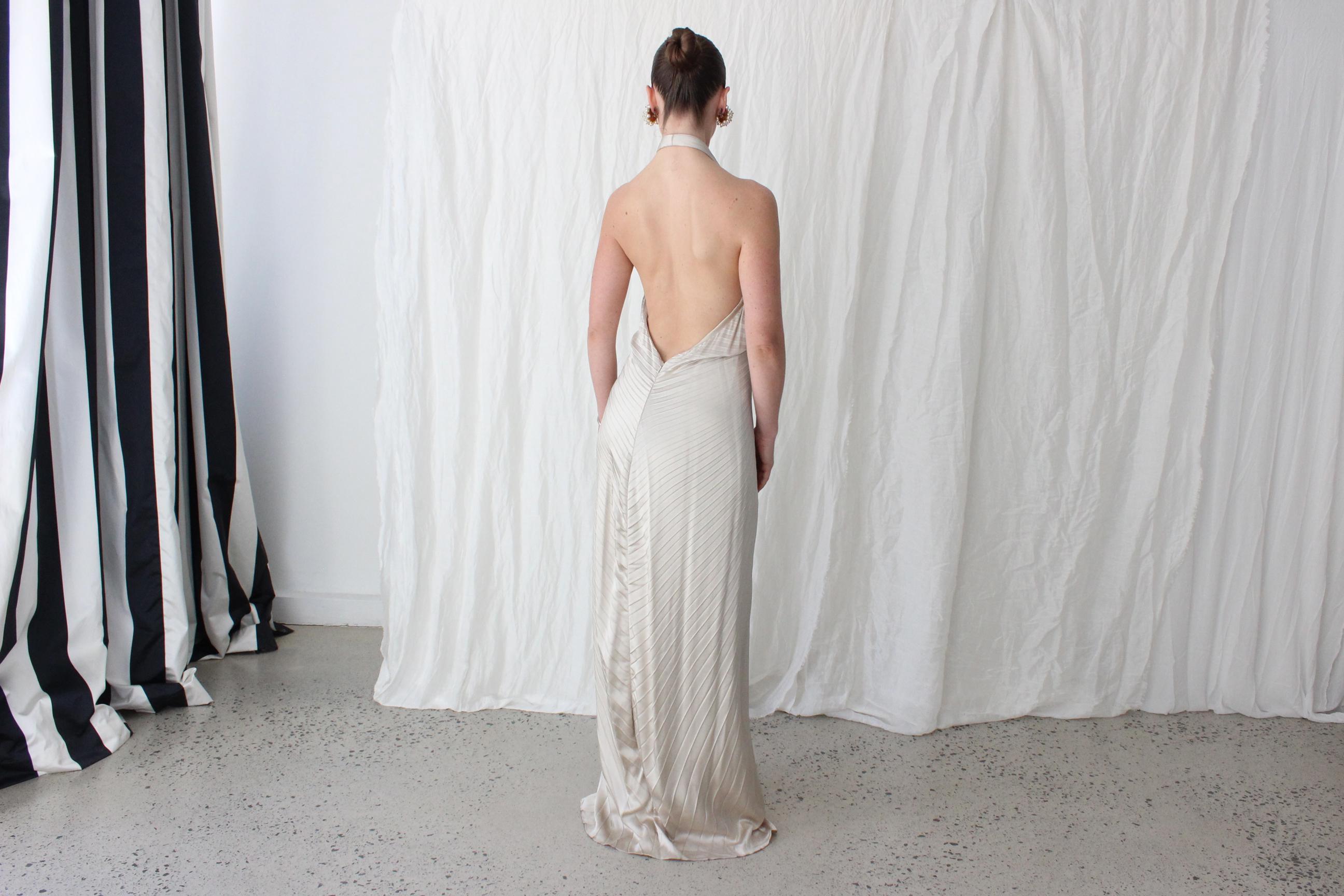 00s Does 70s Oyster Pleated Disco Plunge Halter Gown