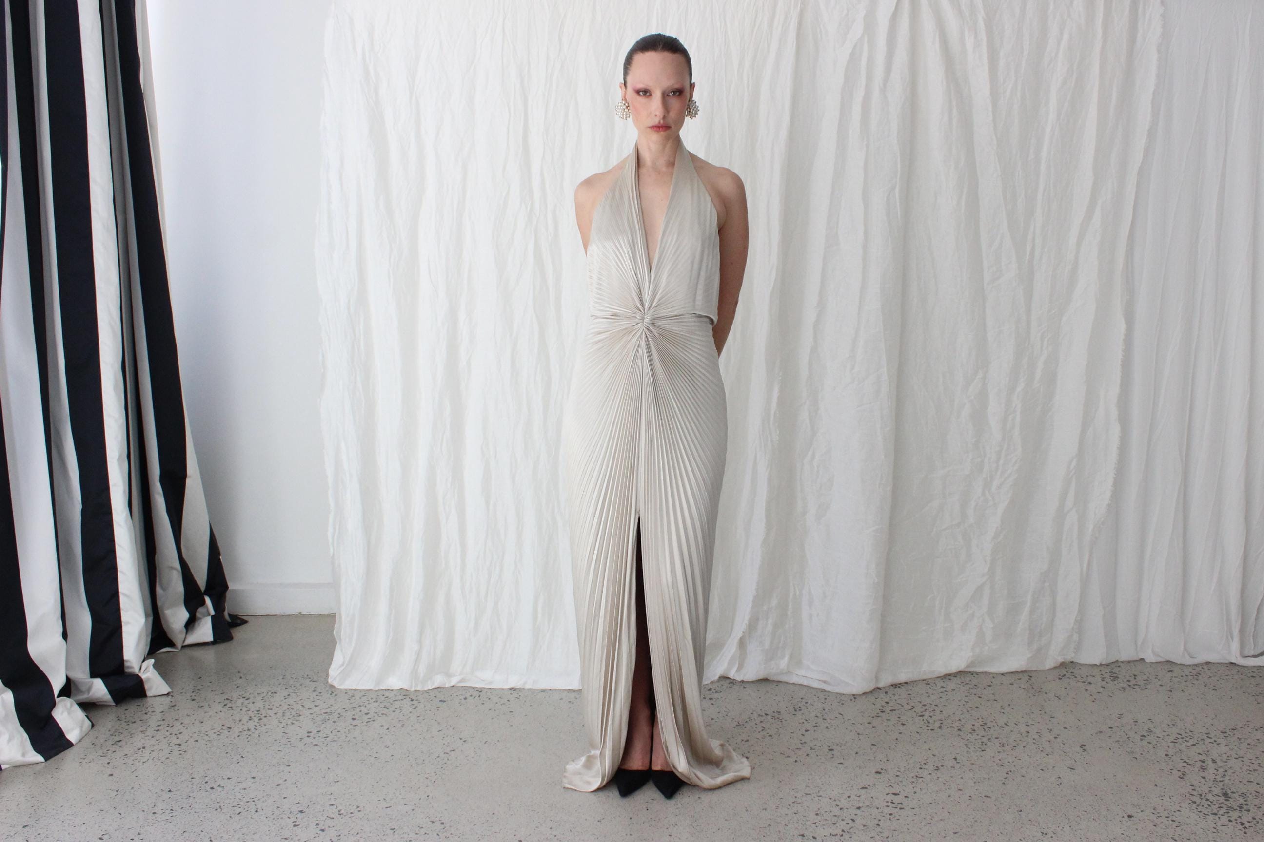 00s Does 70s Oyster Pleated Disco Plunge Halter Gown